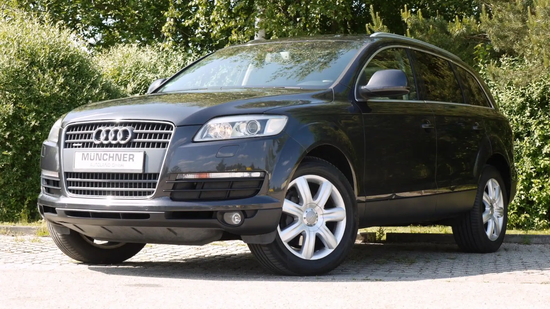 Audi Q7 4.2 FSI/ Standheizung / PANO / 7 SITZE /ll.Hd Gris - 2