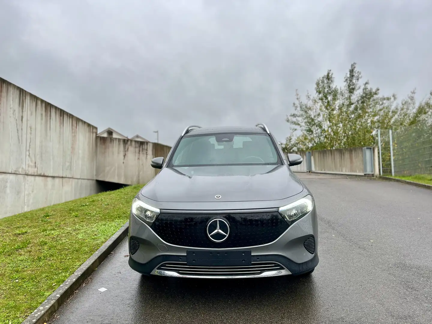 Mercedes-Benz EQB 250 EQB 70.5 kWh 250+ Essential Line Grigio - 2