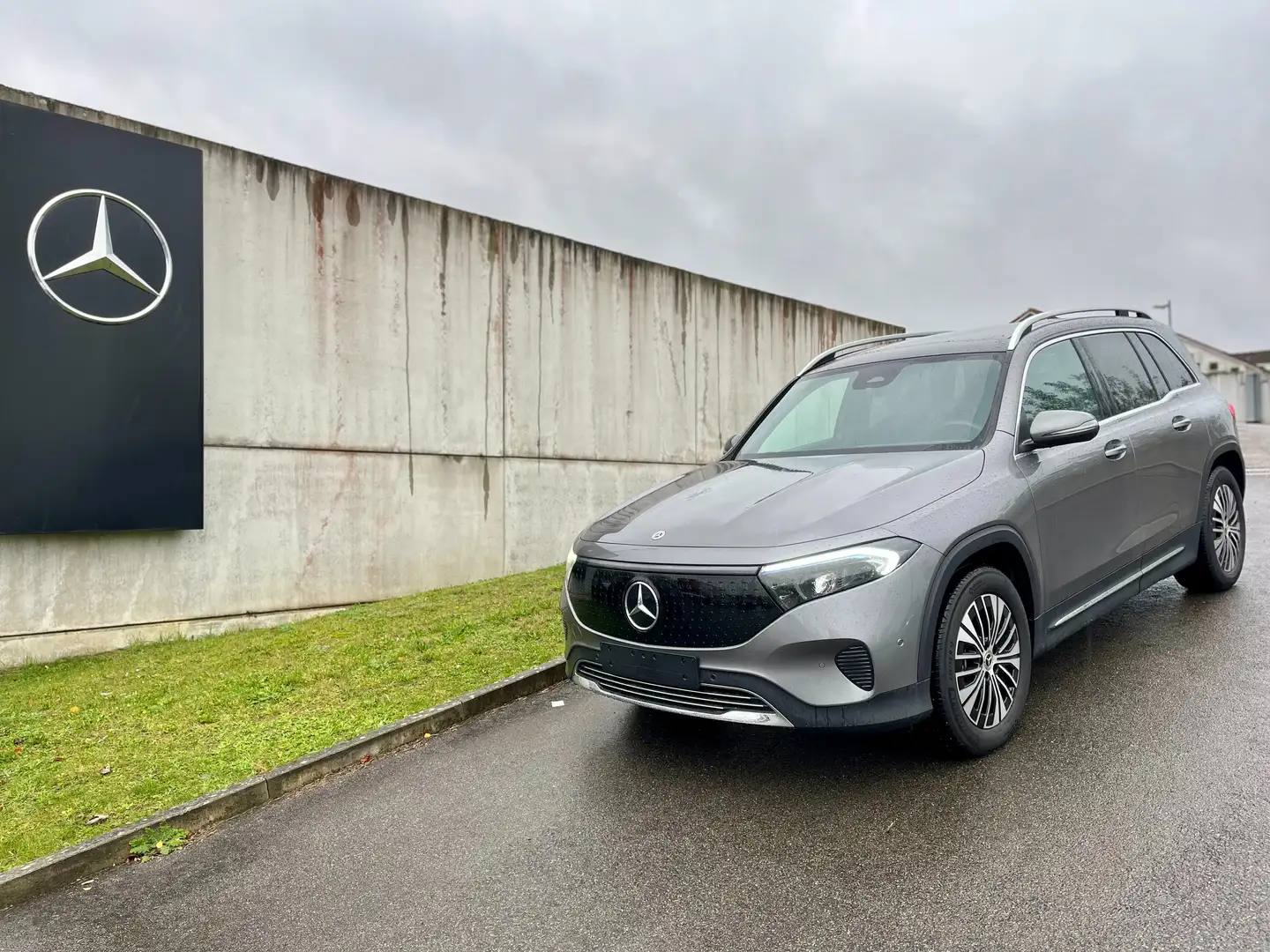 Mercedes-Benz EQB 250 EQB 70.5 kWh 250+ Essential Line Grigio - 1