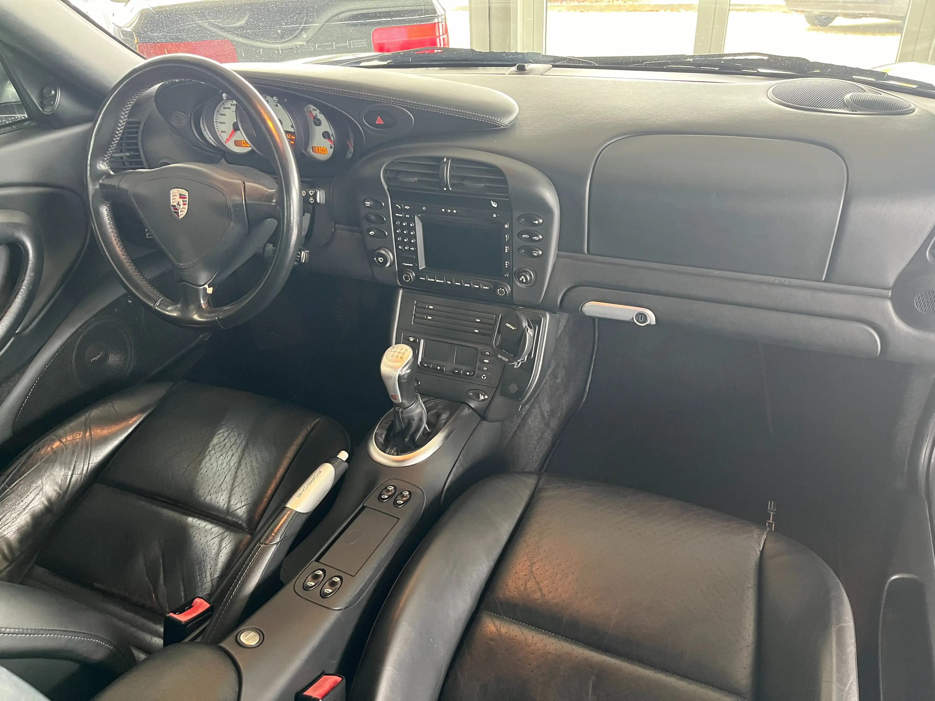 Porsche 996 911 Carrera Cabrio — photo 17
