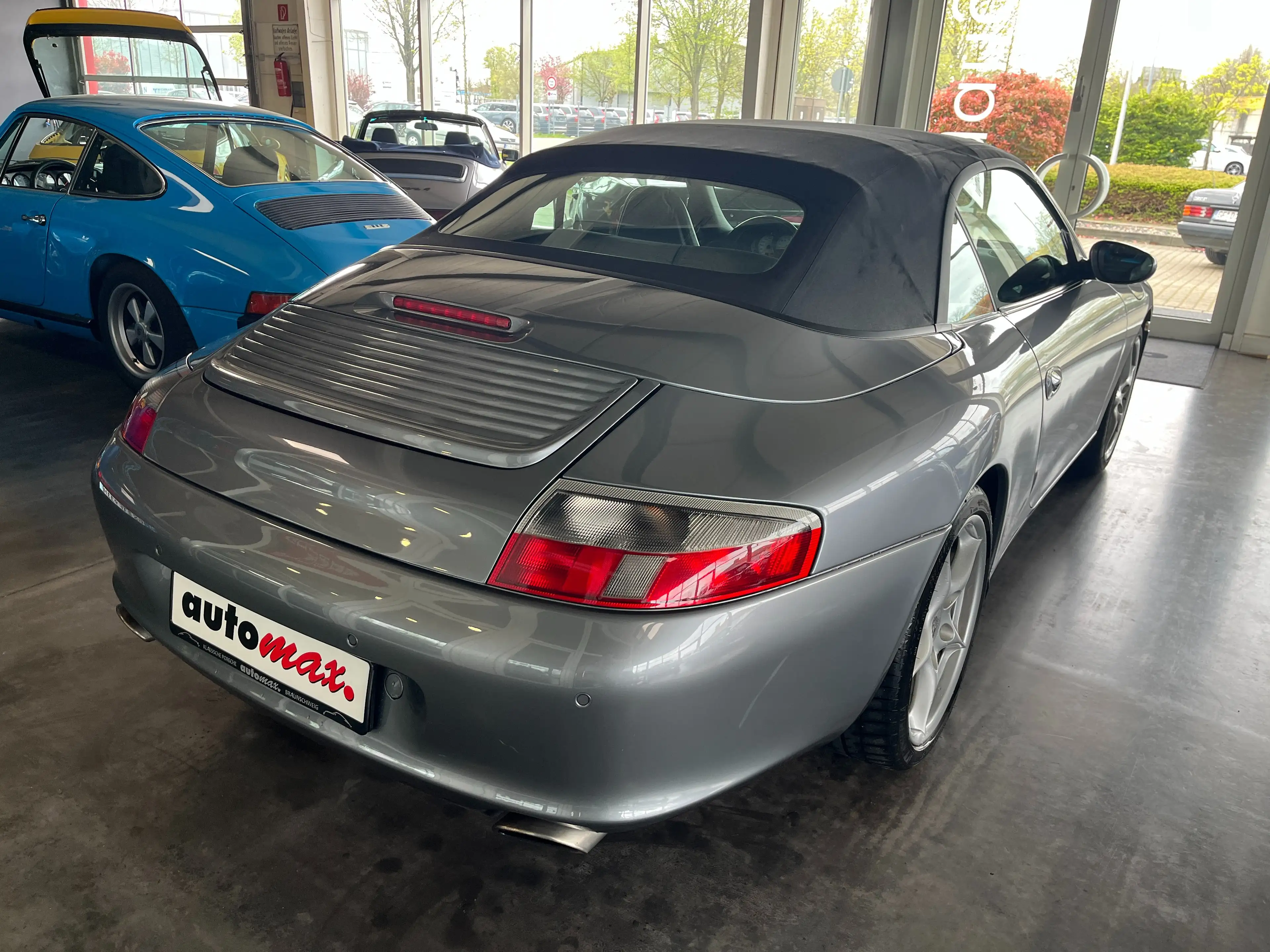 Porsche 996 911 Carrera Cabrio — photo 9