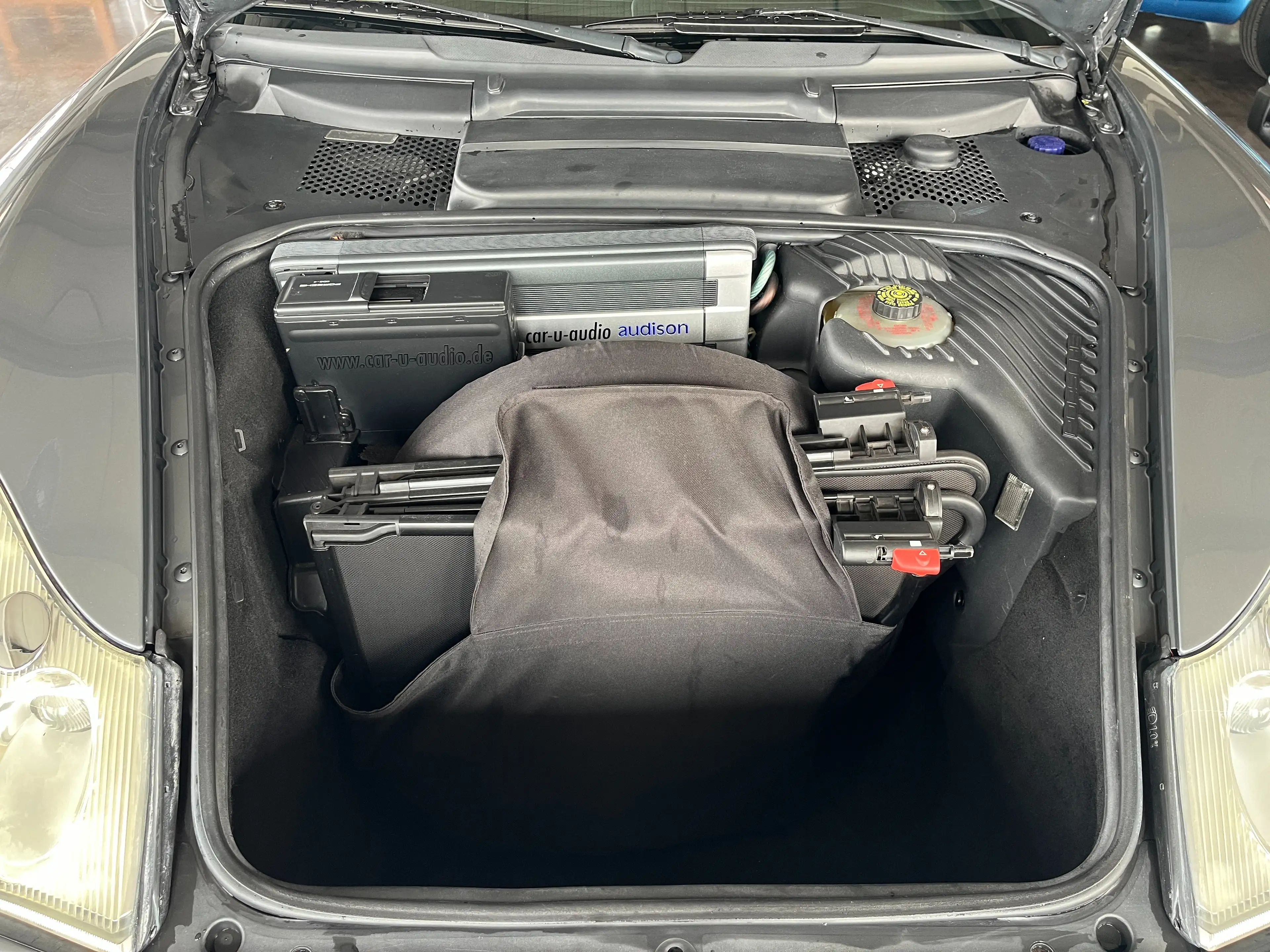 Porsche 996 911 Carrera Cabrio — photo 21