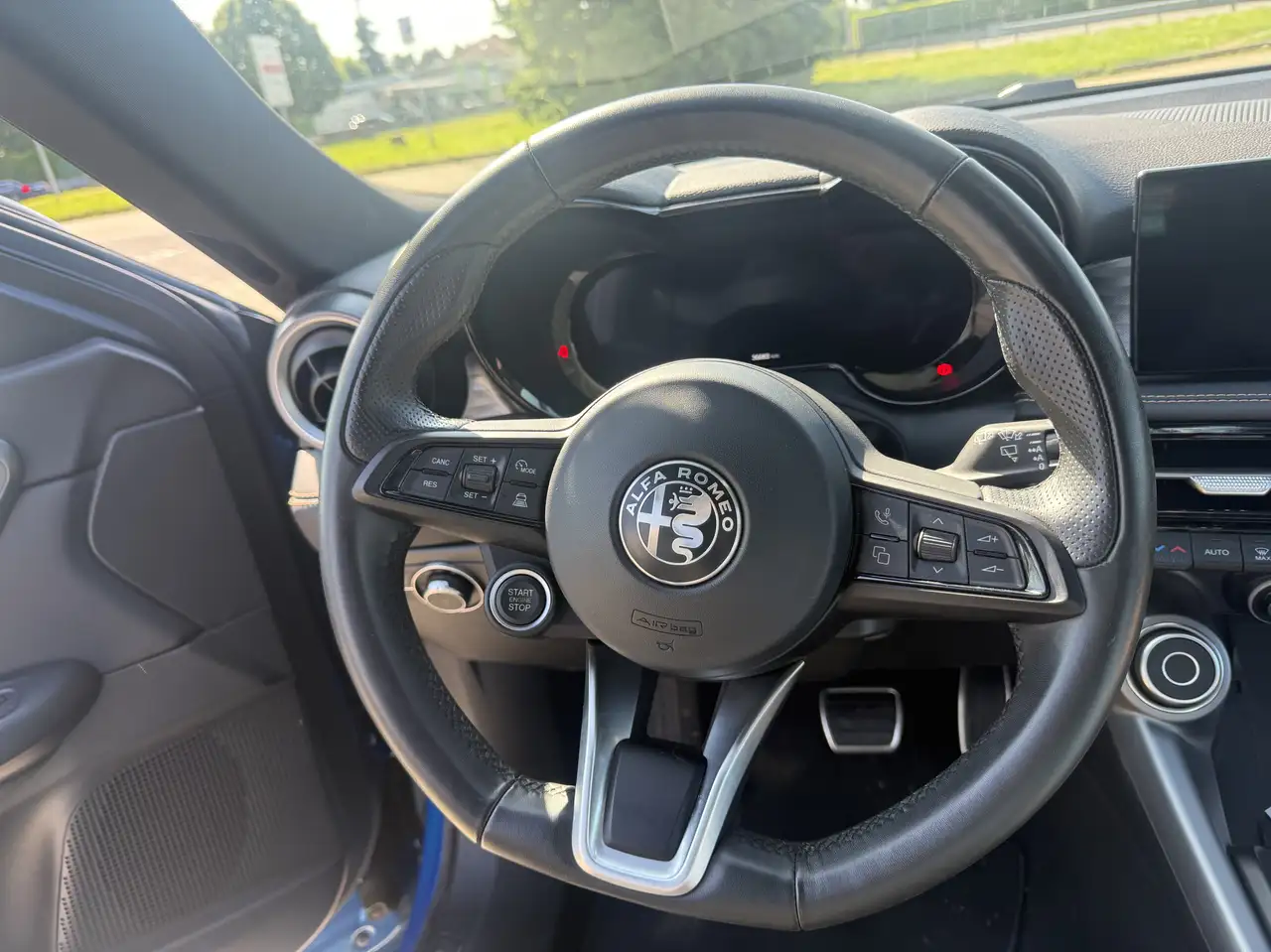 Alfa Romeo Tonale 2023 — фото 12