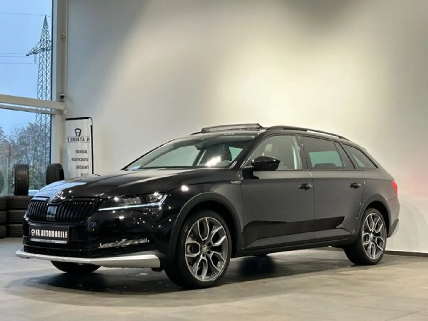 Skoda Superb Scout 4x4 Pano Matrix Kamera AHK Acc Чорний - 2