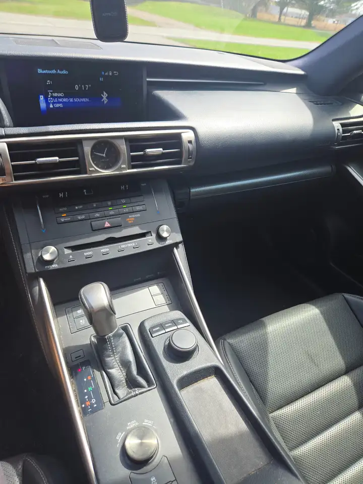 Lexus IS fotografie Lexus IS