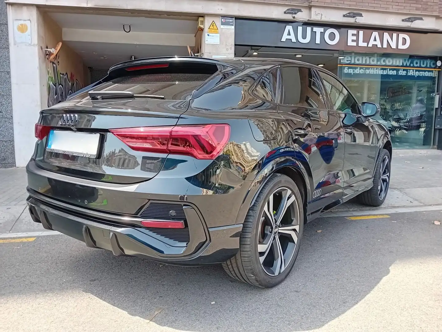 Audi Q3 Sportback 35 TDI S tronic Zwart - 1