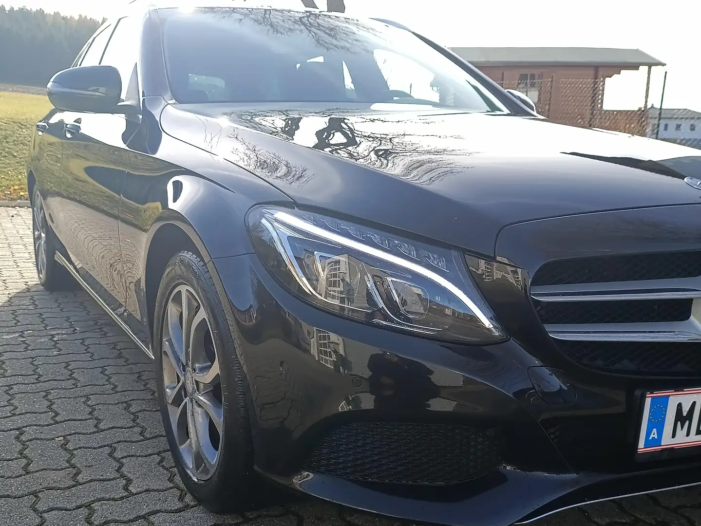 Mercedes-Benz C 350 C 350e PHEV T Avantgarde Aut. Avantgarde Schwarz - 1