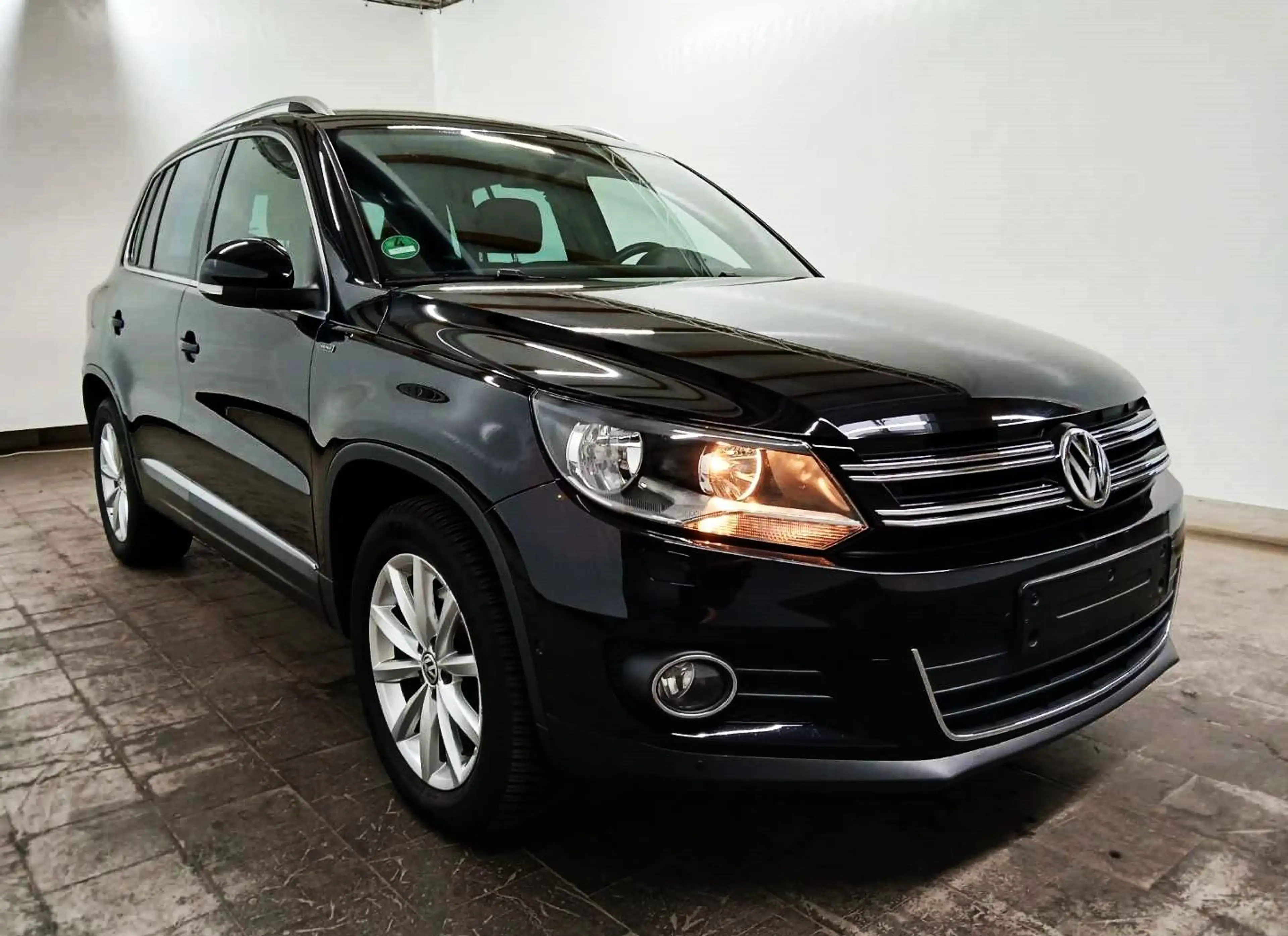 Volkswagen Tiguan 1.4TSI DSG Sport & Style|AHK|R-CAM|1.HAND