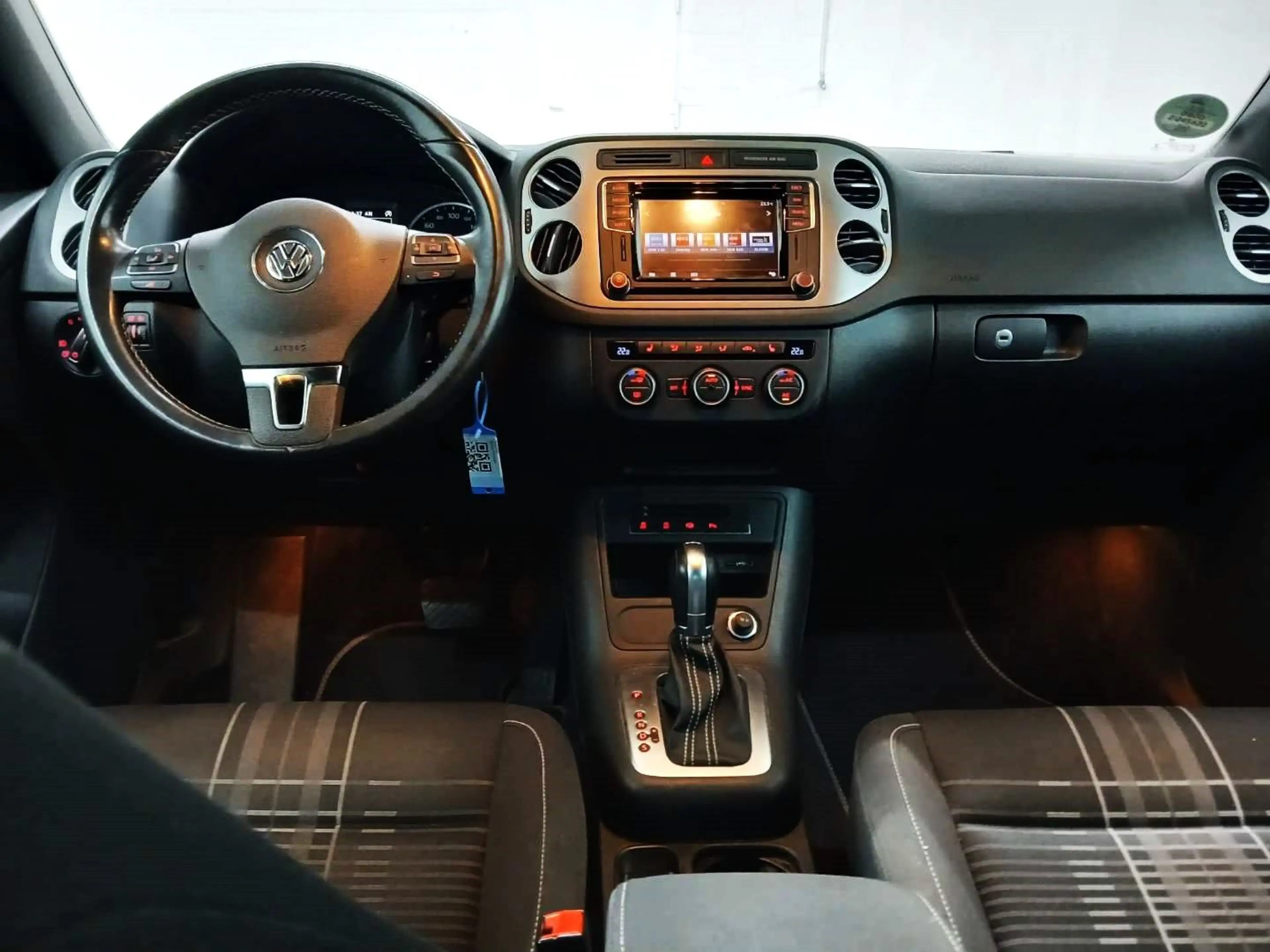 Volkswagen Tiguan 1.4TSI DSG Sport & Style|AHK|R-CAM|1.HAND — photo 12