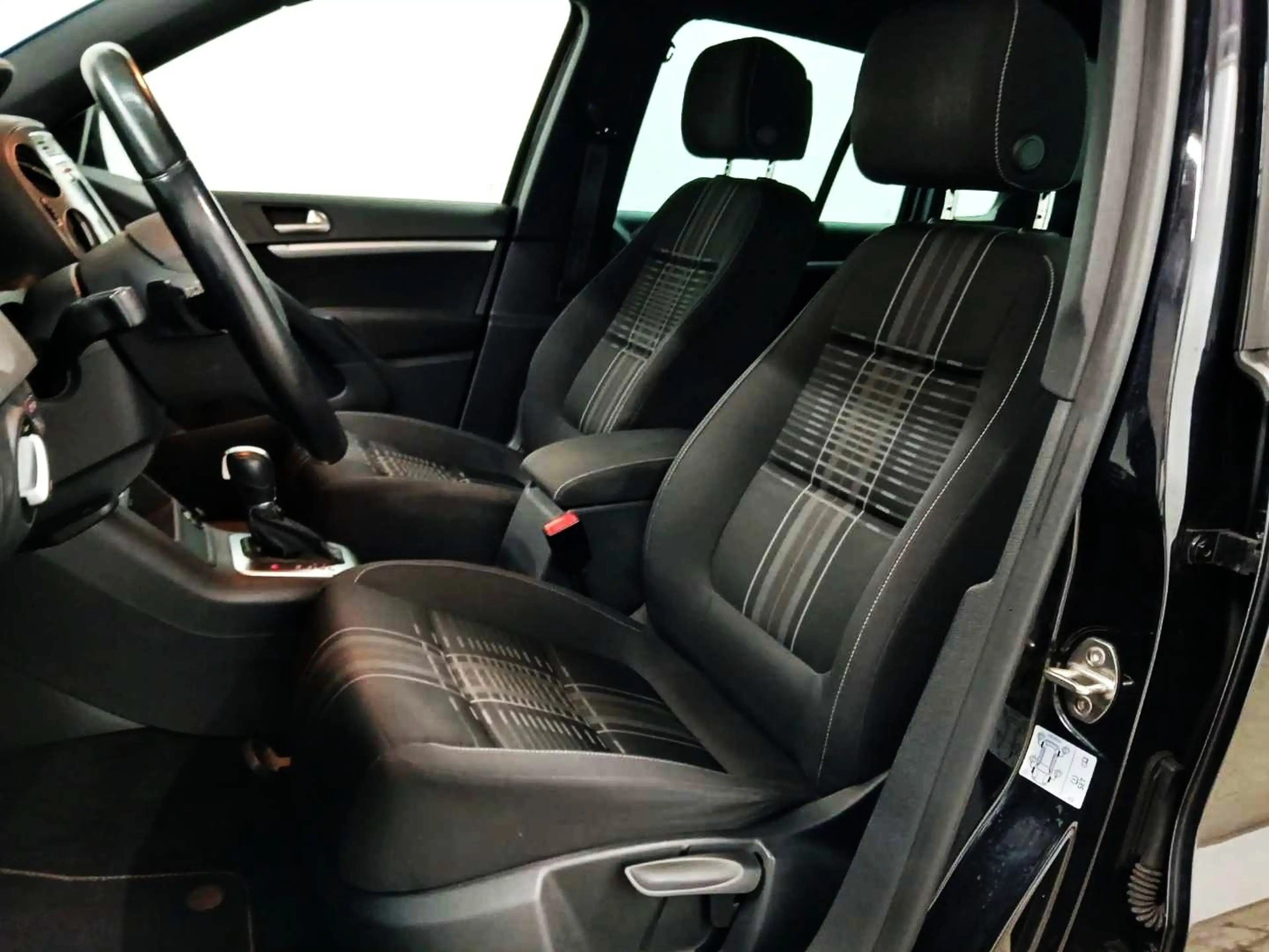 Volkswagen Tiguan 1.4TSI DSG Sport & Style|AHK|R-CAM|1.HAND — photo 15