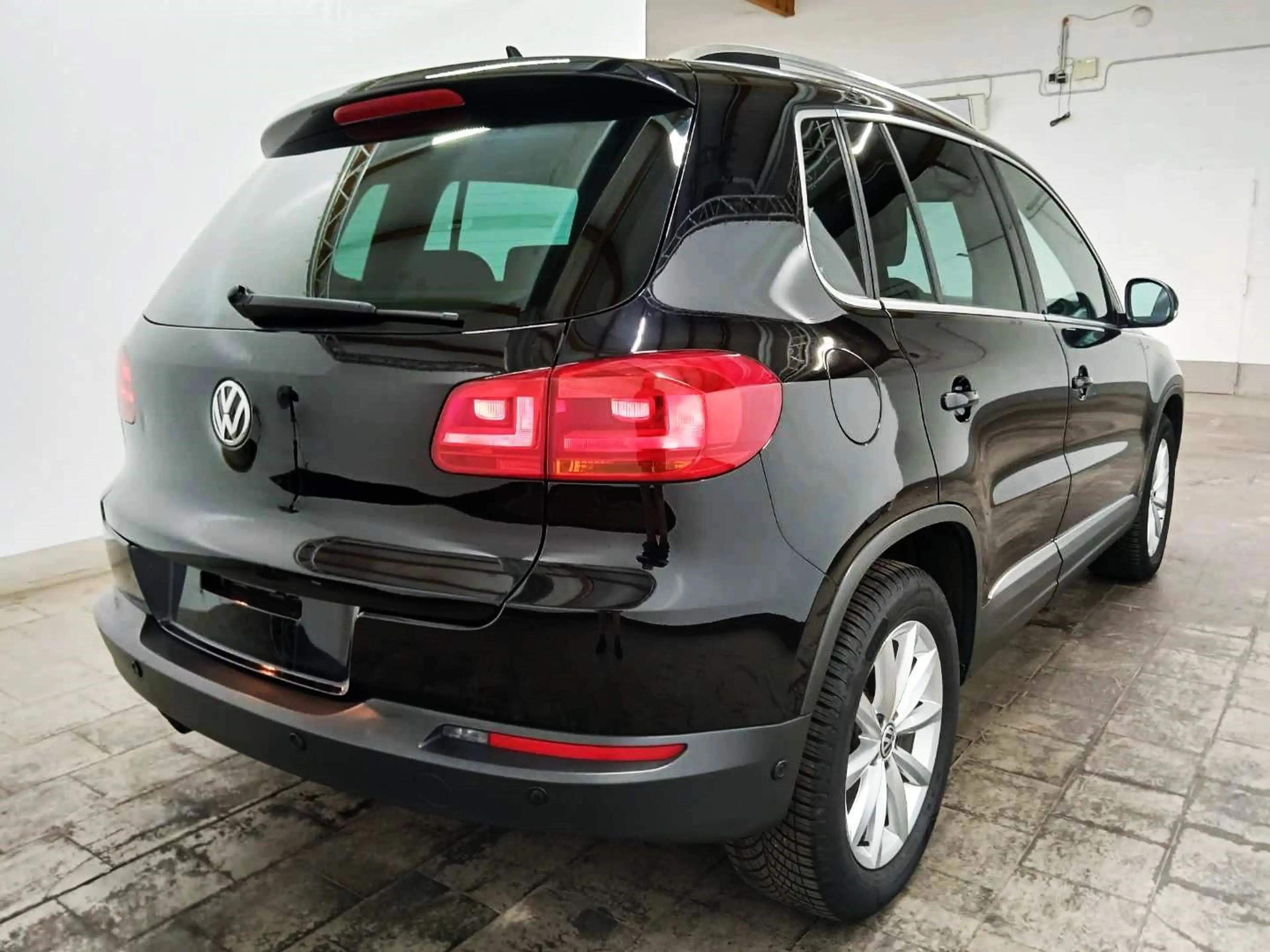 Volkswagen Tiguan 1.4TSI DSG Sport & Style|AHK|R-CAM|1.HAND — photo 9