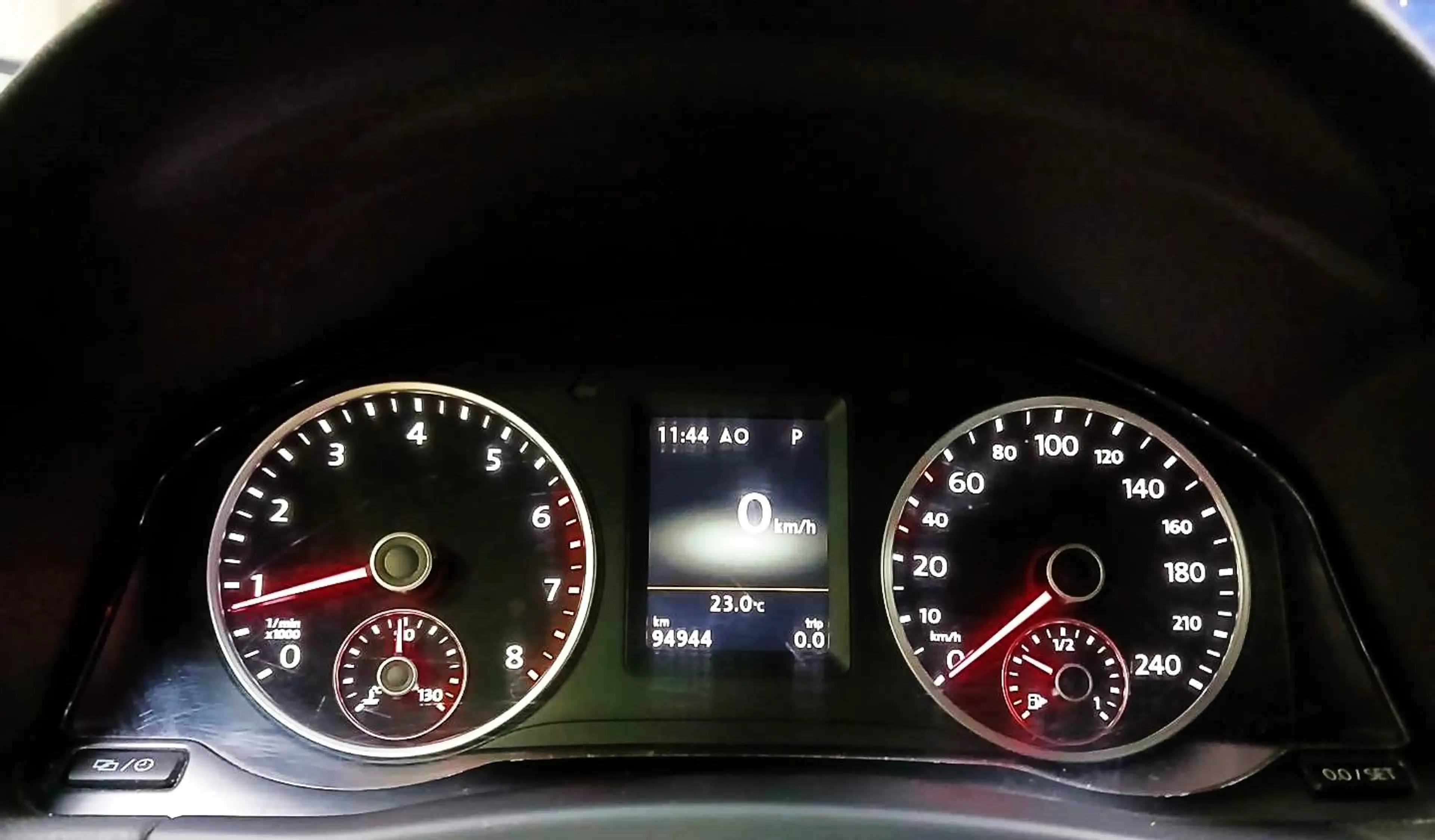 Volkswagen Tiguan 1.4TSI DSG Sport & Style|AHK|R-CAM|1.HAND — photo 13