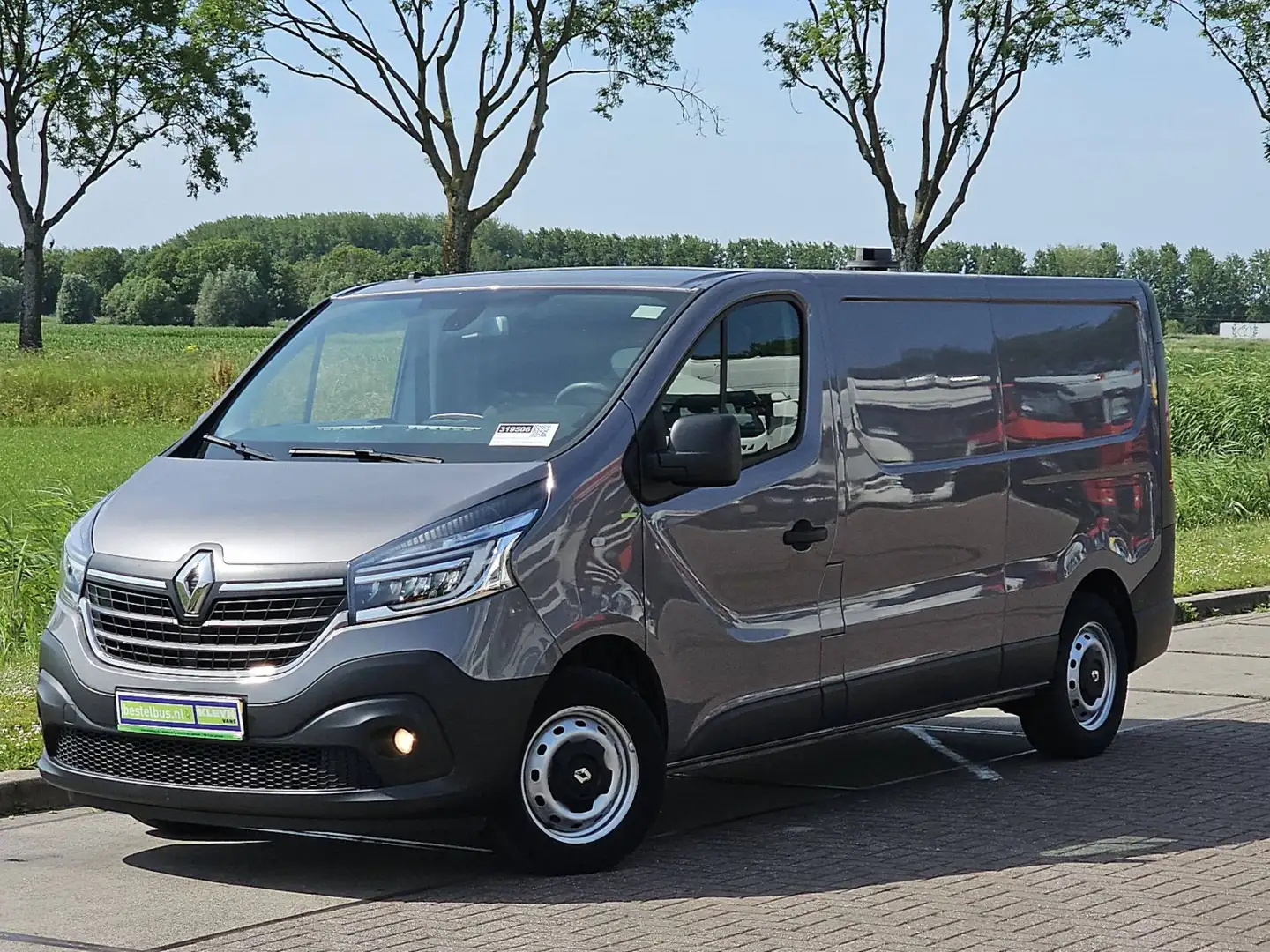 Renault Trafic 1.6 DCI L2 Facelift Navi NAP Grijs - 2