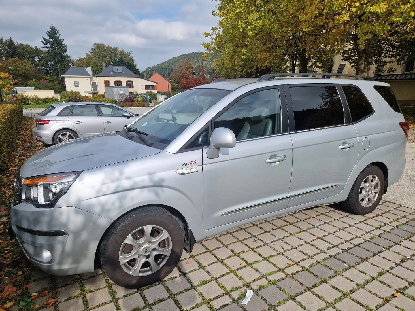 SsangYong Rodius 2.2 e-XDi220 Automatik 4WD Turismo - 1