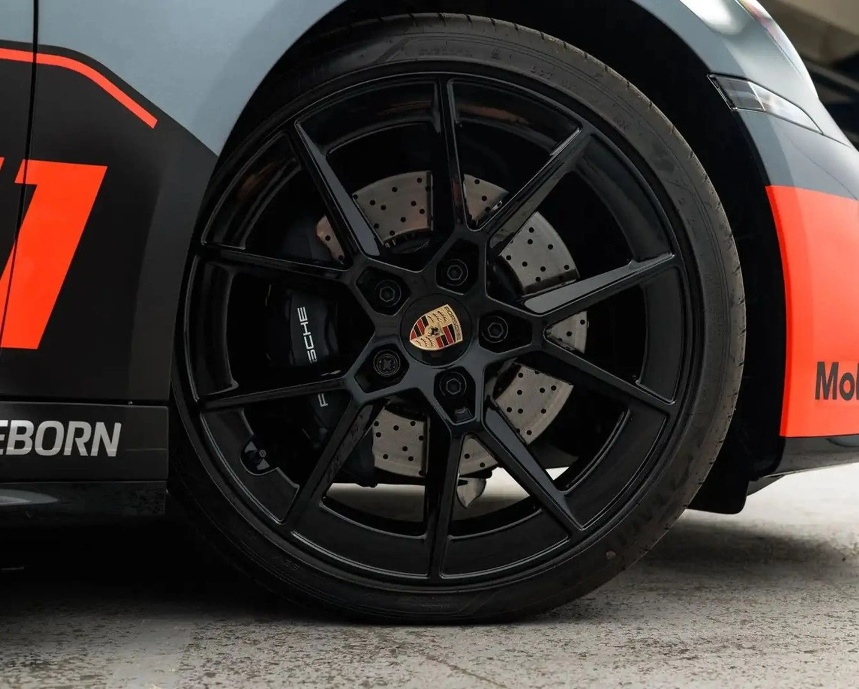 Porsche 911 Carrera T Raceborn-Schalensitze-HD-Matrix — photo 12