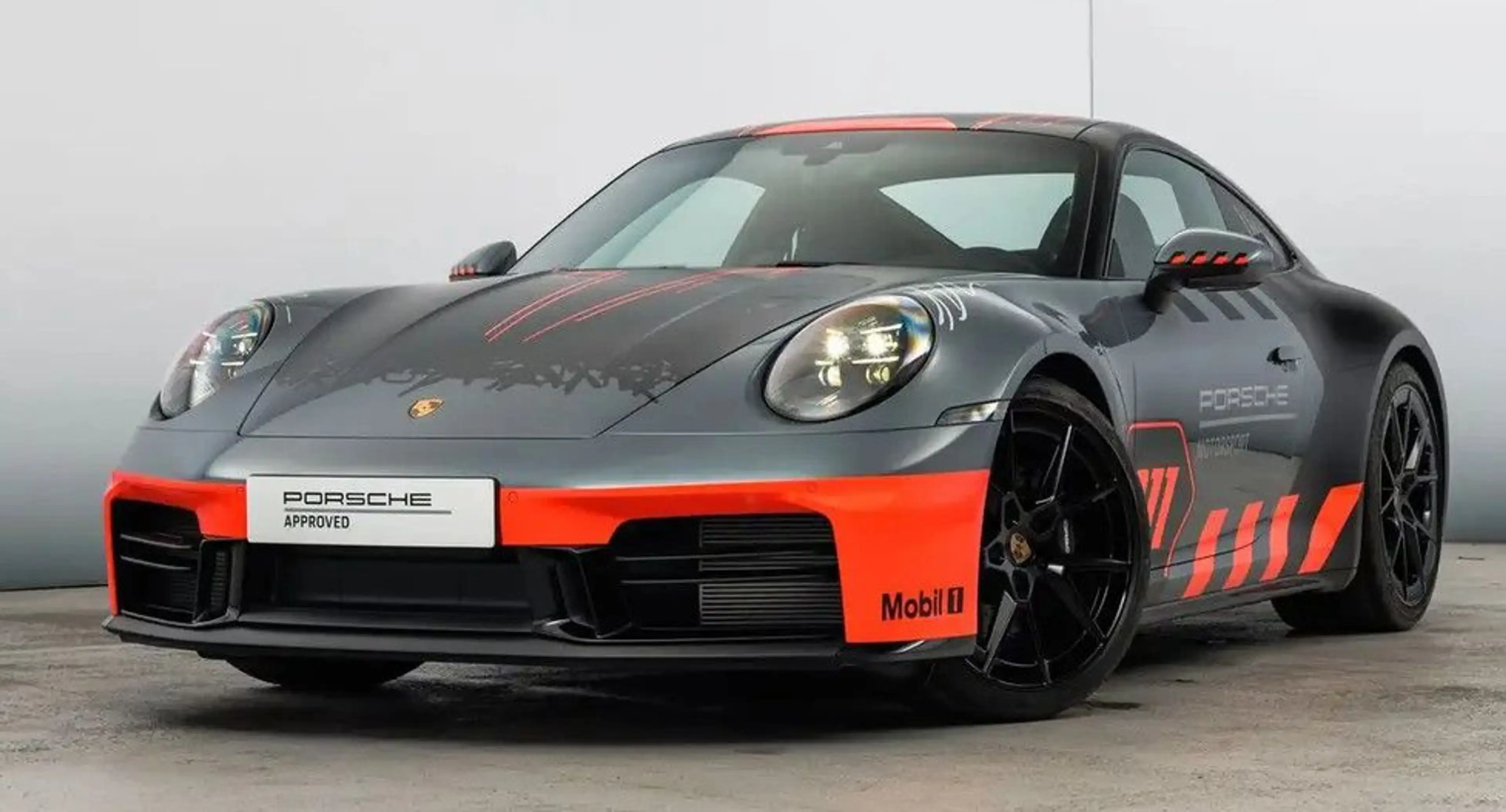 Porsche 911 Carrera T Raceborn-Schalensitze-HD-Matrix