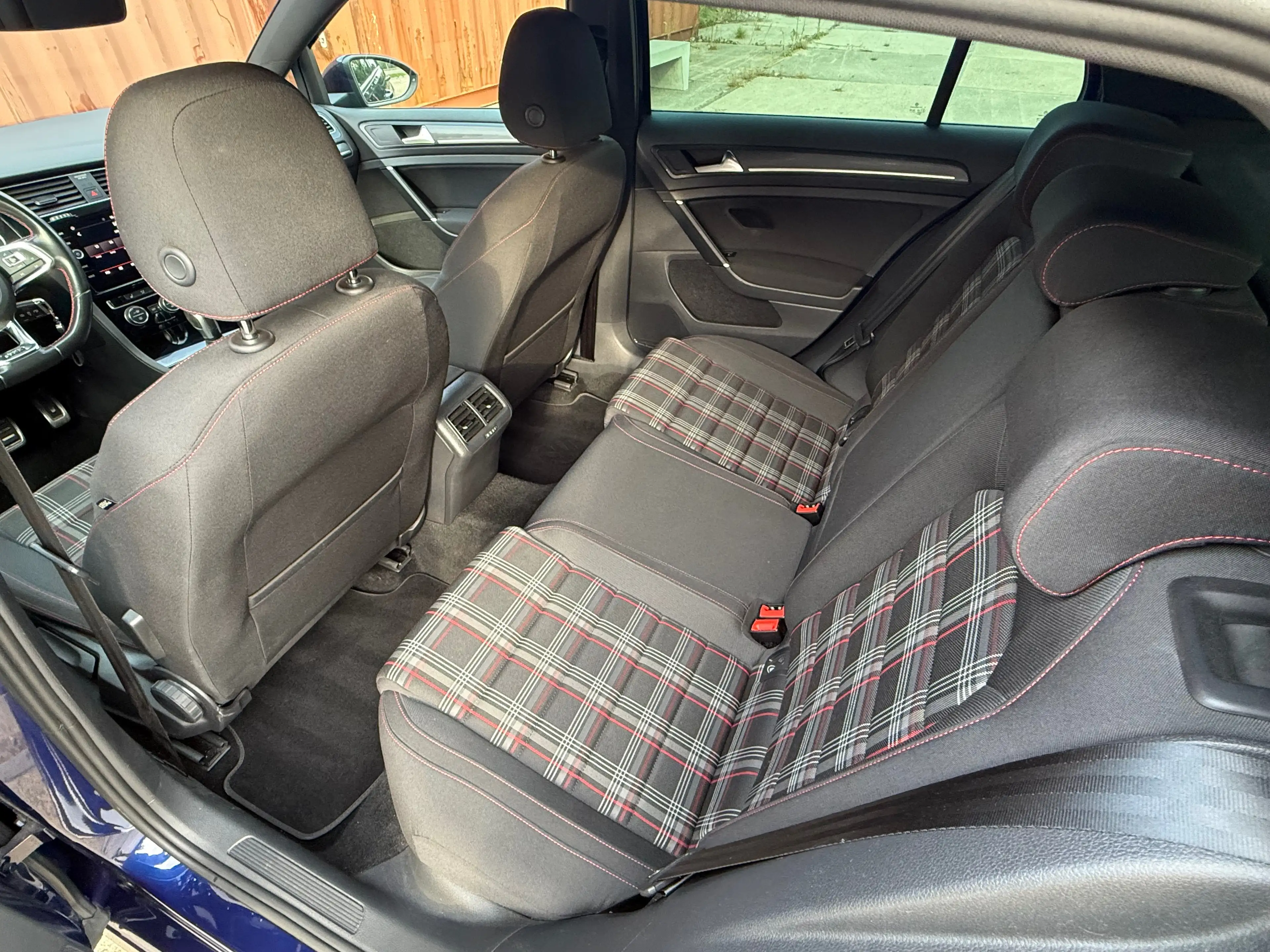 Volkswagen Golf GTI Golf 2.0 TSI OPF DSG — photo 7