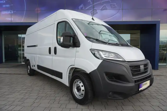 Fiat Ducato view 3