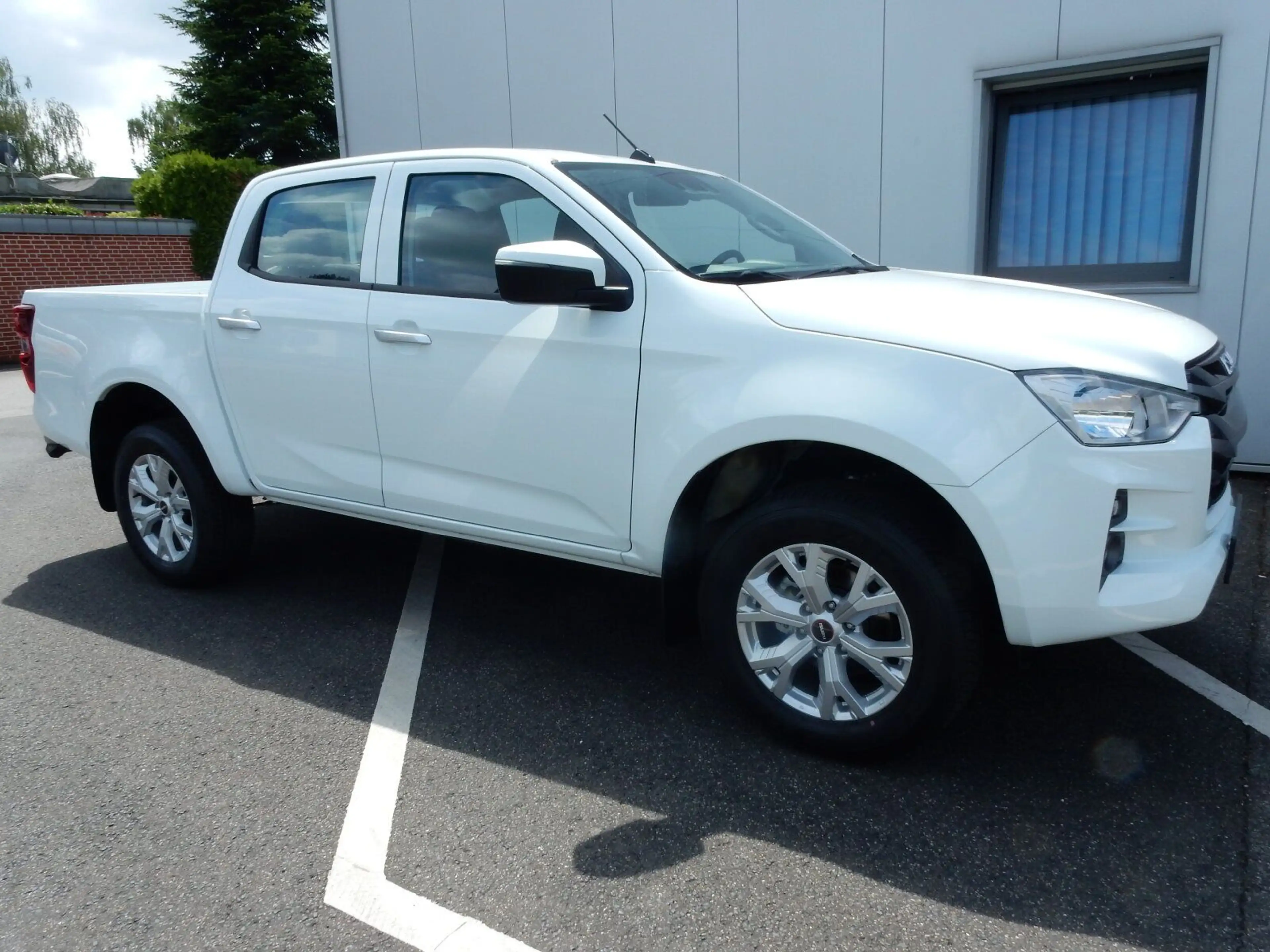 Isuzu D-Max Mod 1,9 Double Cab LS — photo 2