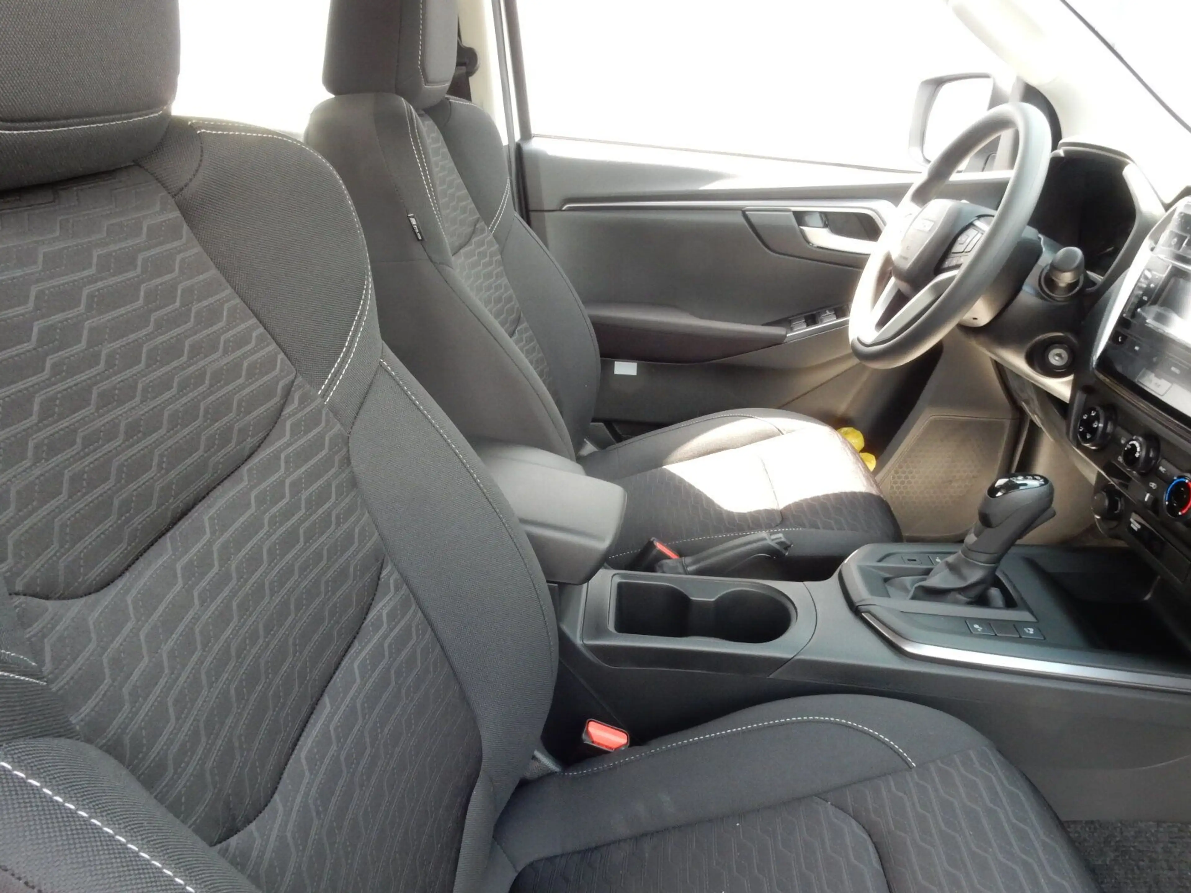 Isuzu D-Max Mod 1,9 Double Cab LS — photo 14