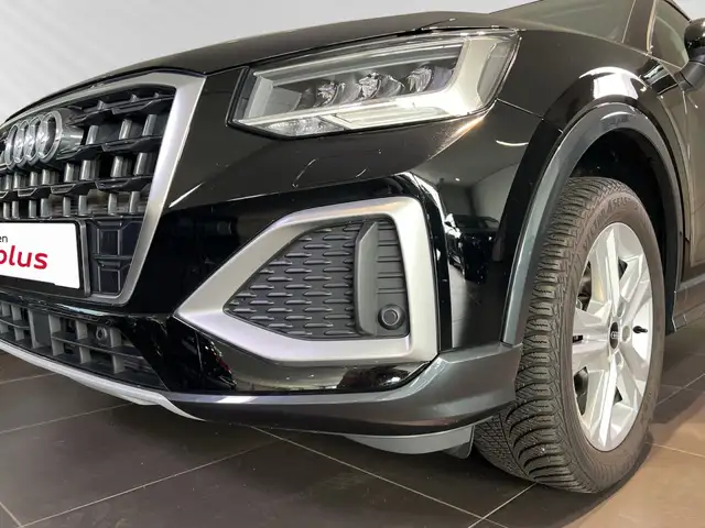 Audi Q2 view 6