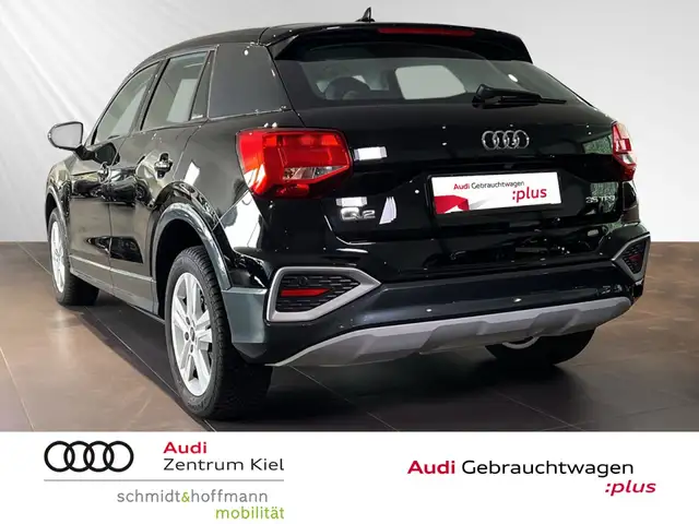 Audi Q2 view 4