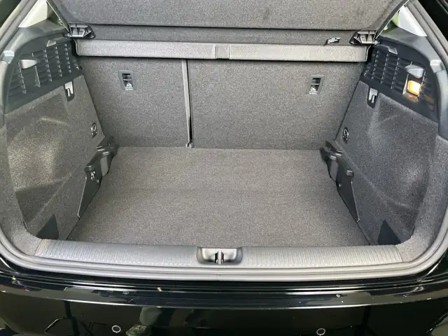 Audi Q2 view 14