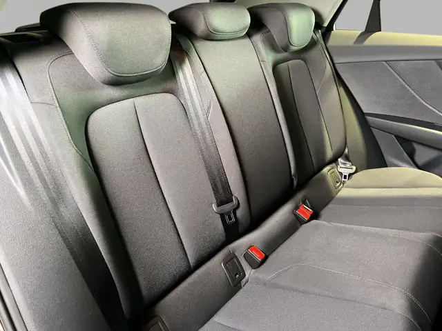 Audi Q2 view 12