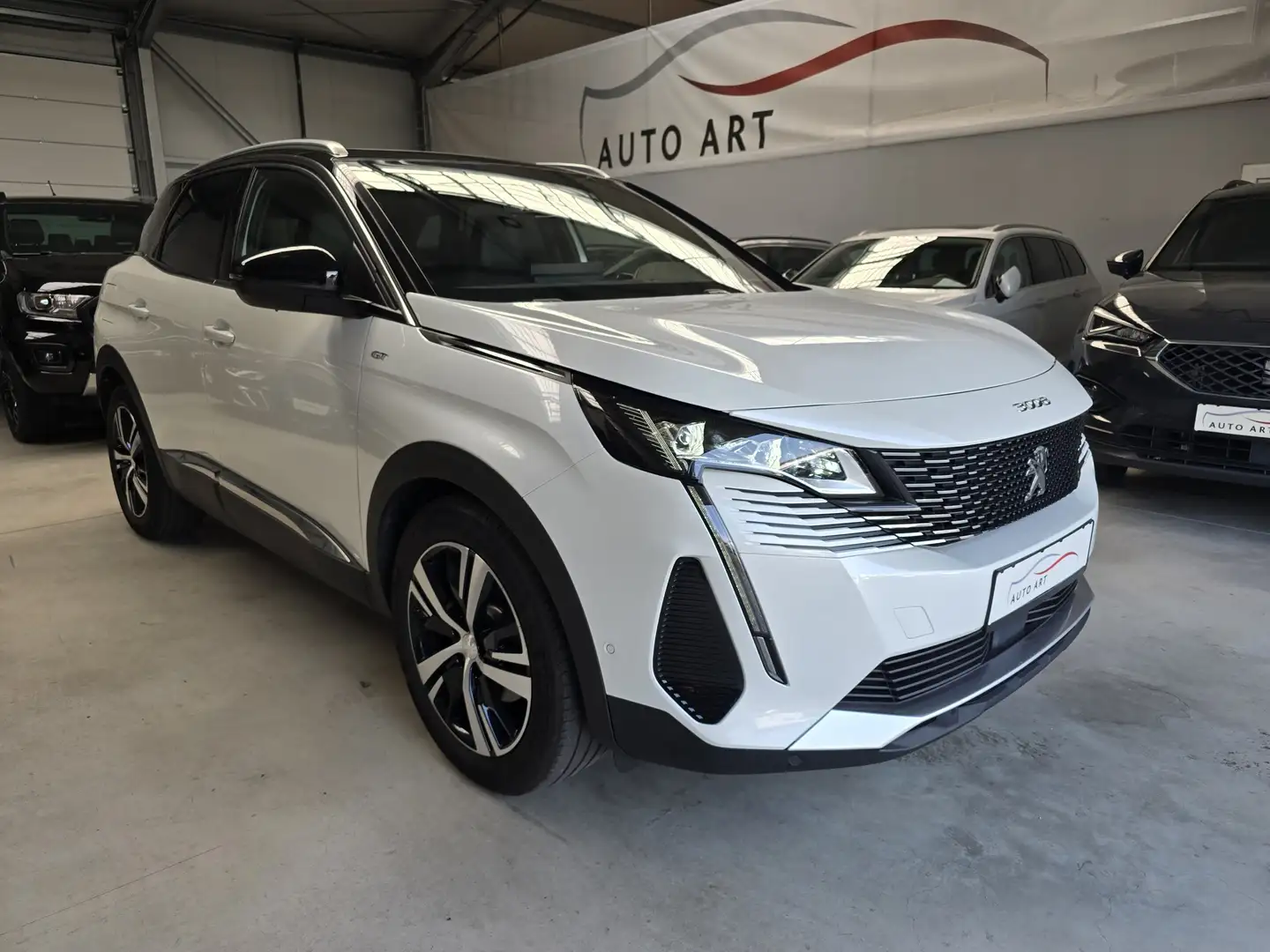 Peugeot 3008 GT Navi LED AHK ACC Pano SHZ DAB Focal Weiß - 1