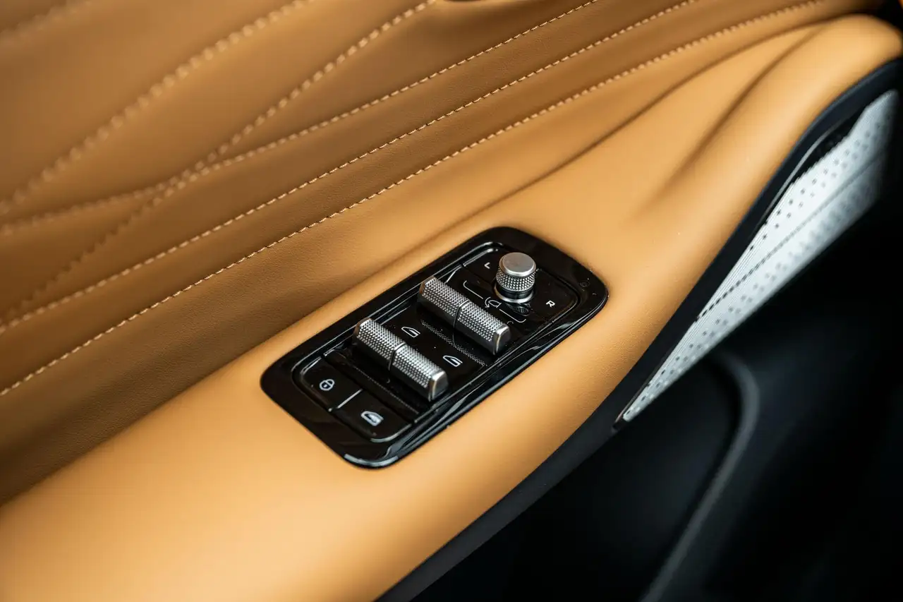 Geely Starray EM-i 2026 — фото 15