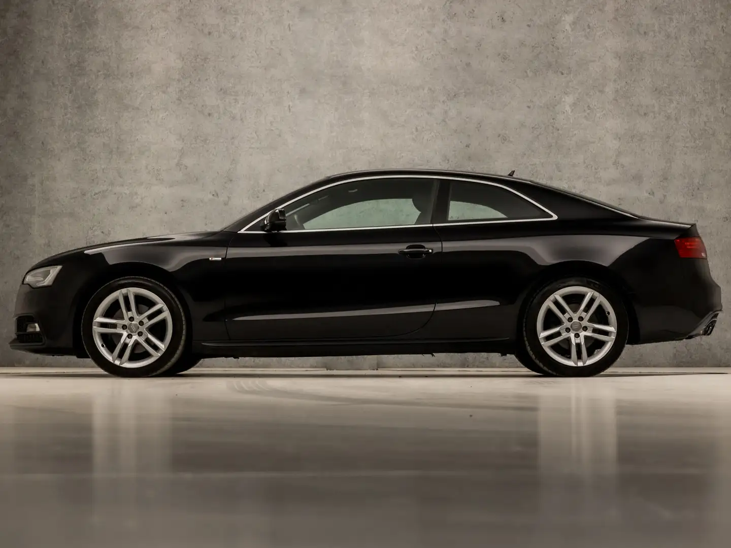 Audi A5 Coupé 1.8 TFSI S-Line Sport 170Pk Automaat (2X S-L Zwart - 2