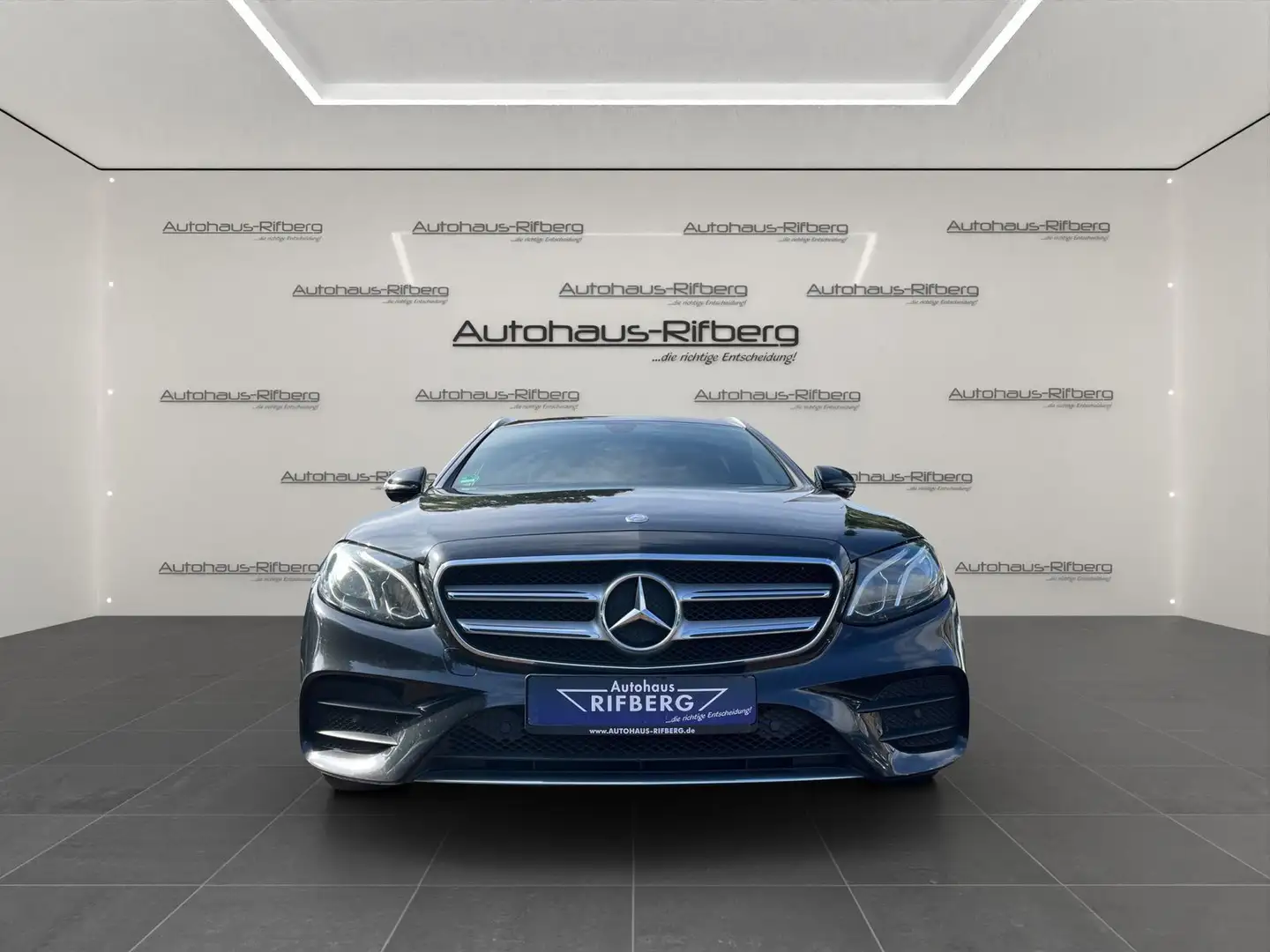 Mercedes-Benz E 220 d 2x AMG 9G Kombi AHK/LED/Kamera/Navi/19Z Negro - 2