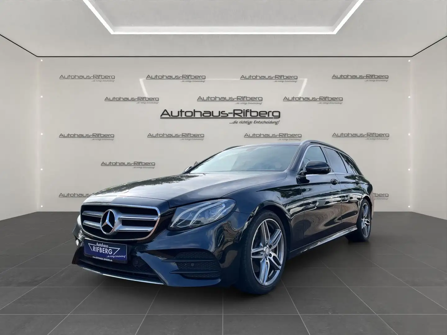 Mercedes-Benz E 220 d 2x AMG 9G Kombi AHK/LED/Kamera/Navi/19Z Negro - 1