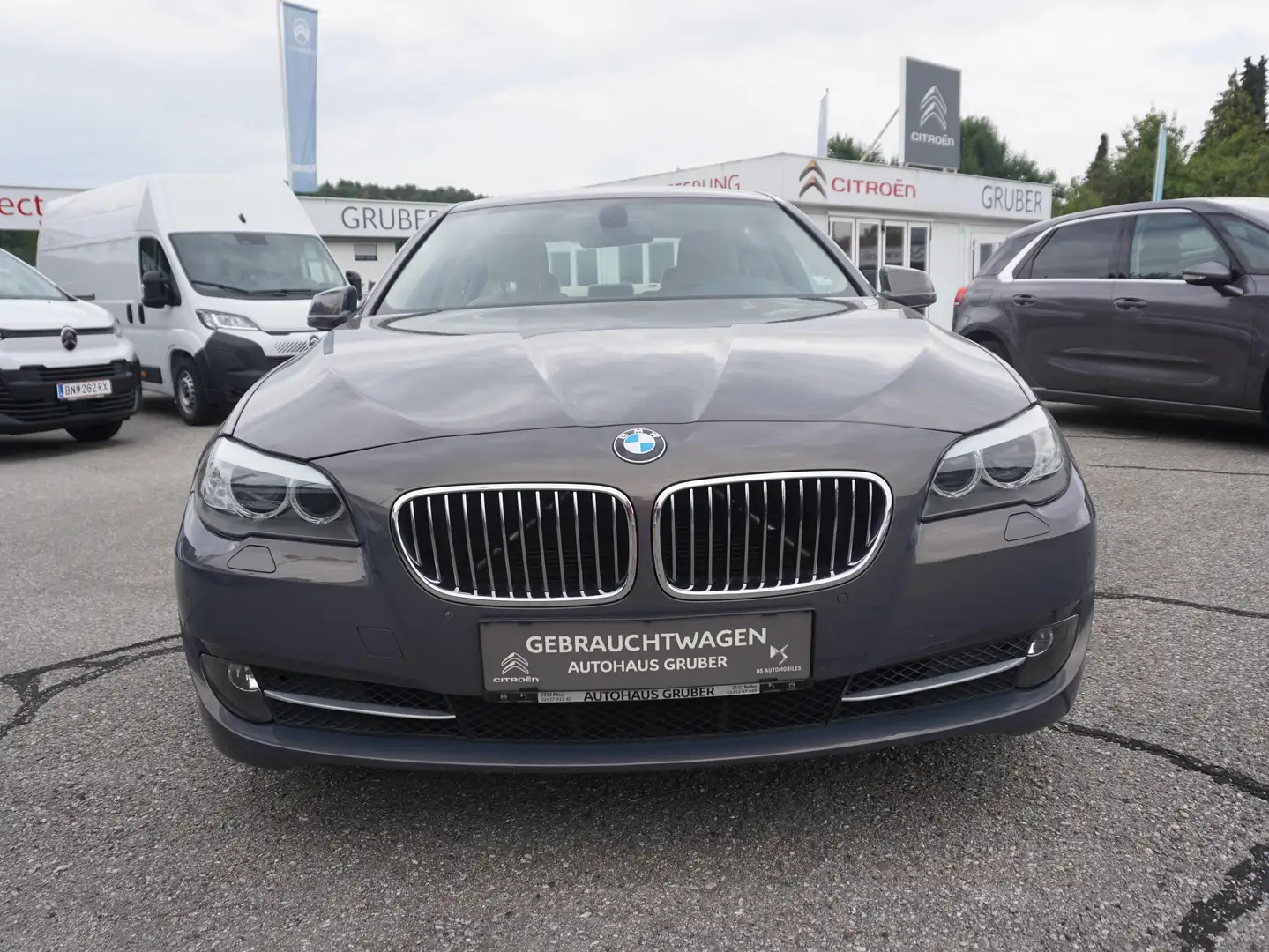 BMW 528 528 i Silber - 2