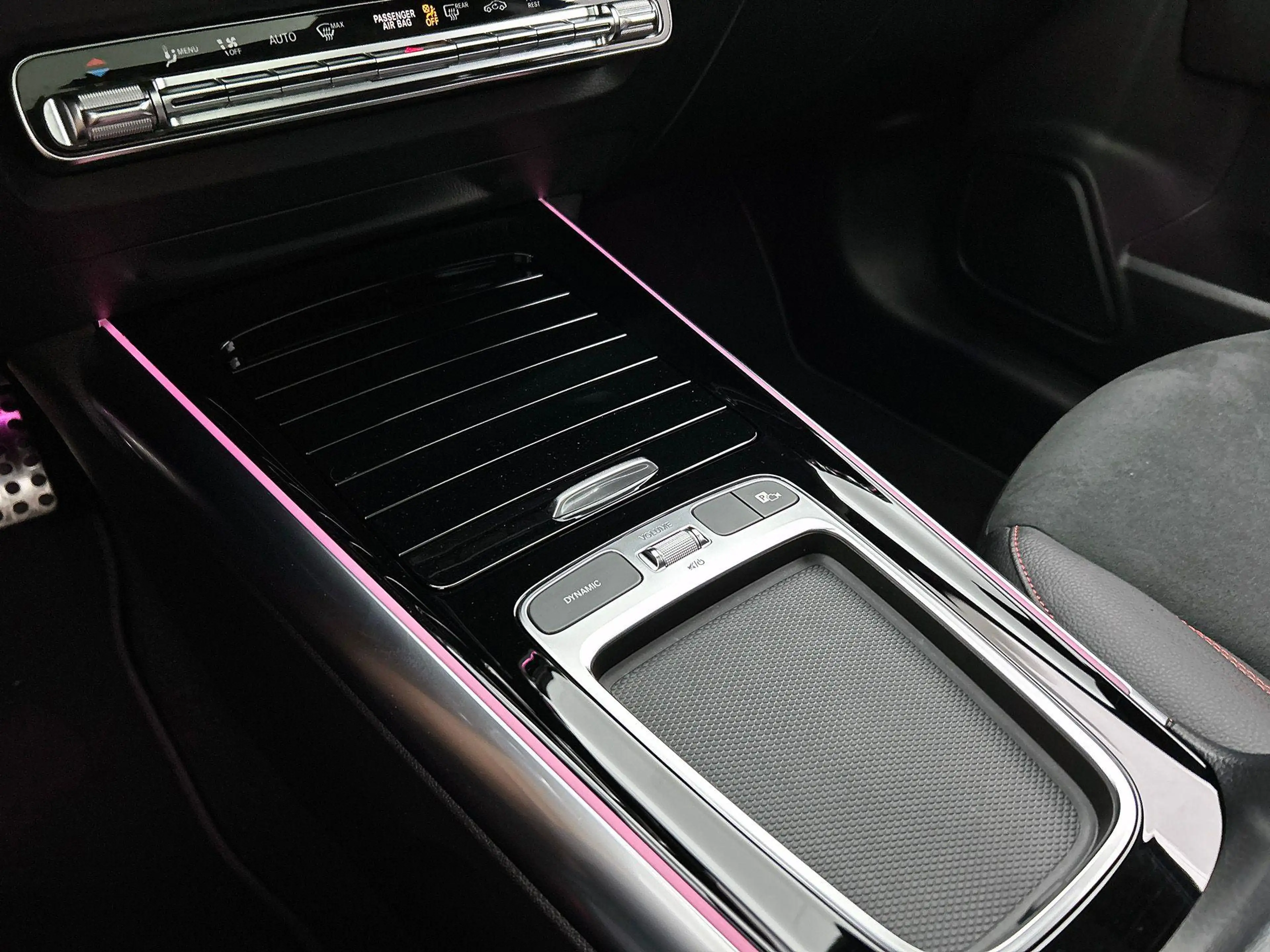 Mercedes-Benz GLA 250 GLA e AMG Line — photo 10