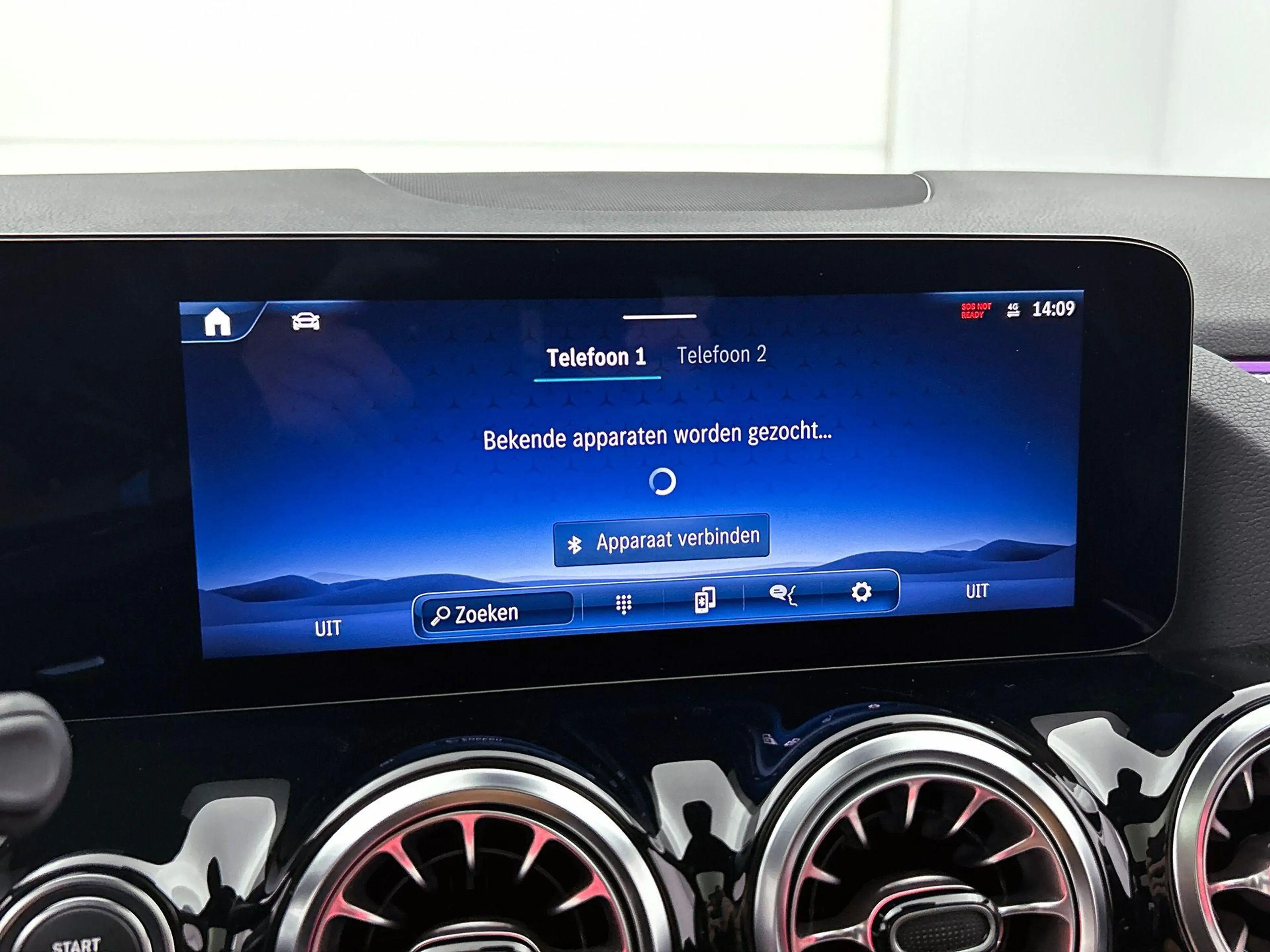 Mercedes-Benz GLA 250 GLA e AMG Line — photo 15