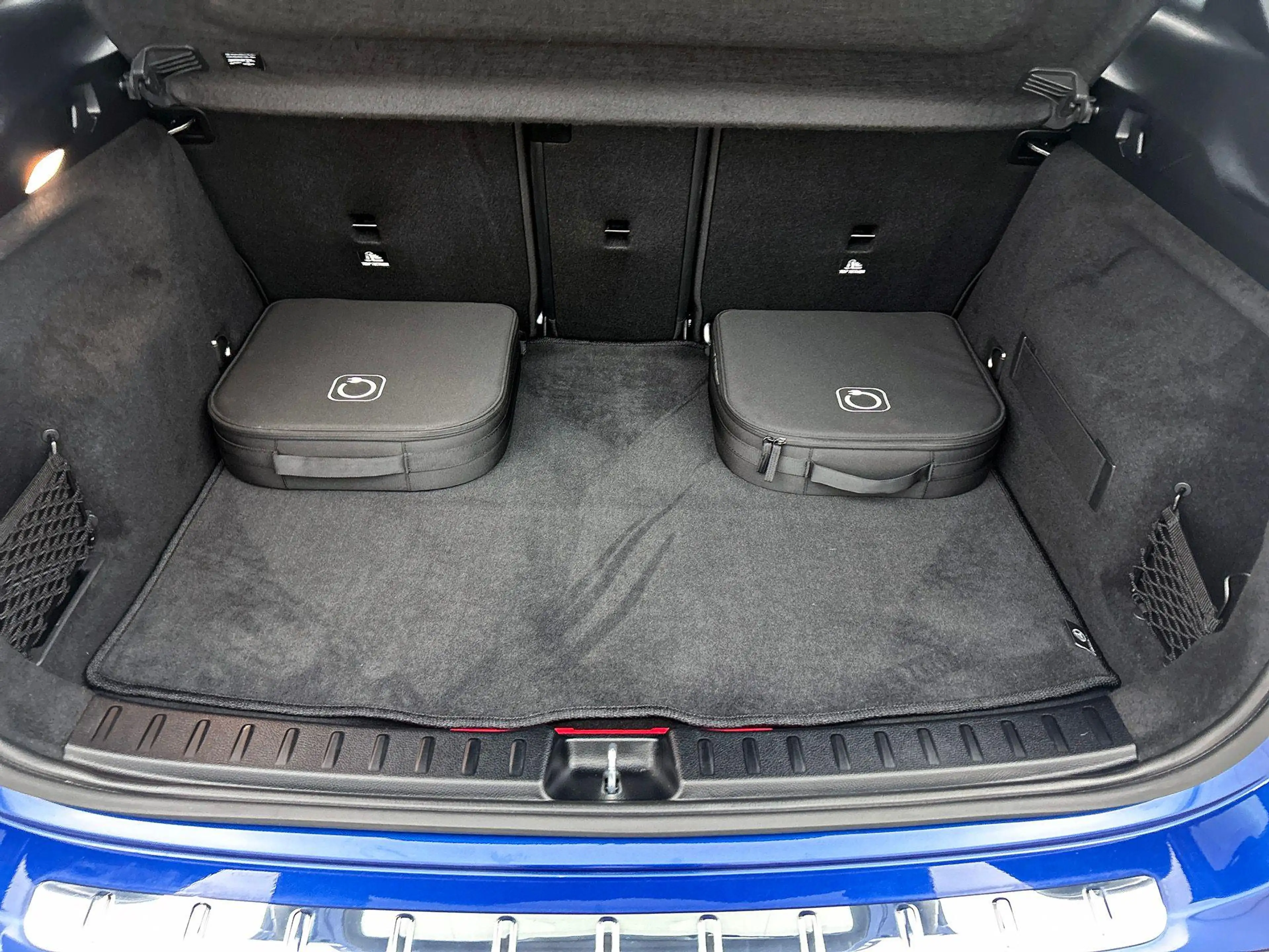 Mercedes-Benz GLA 250 GLA e AMG Line — photo 4