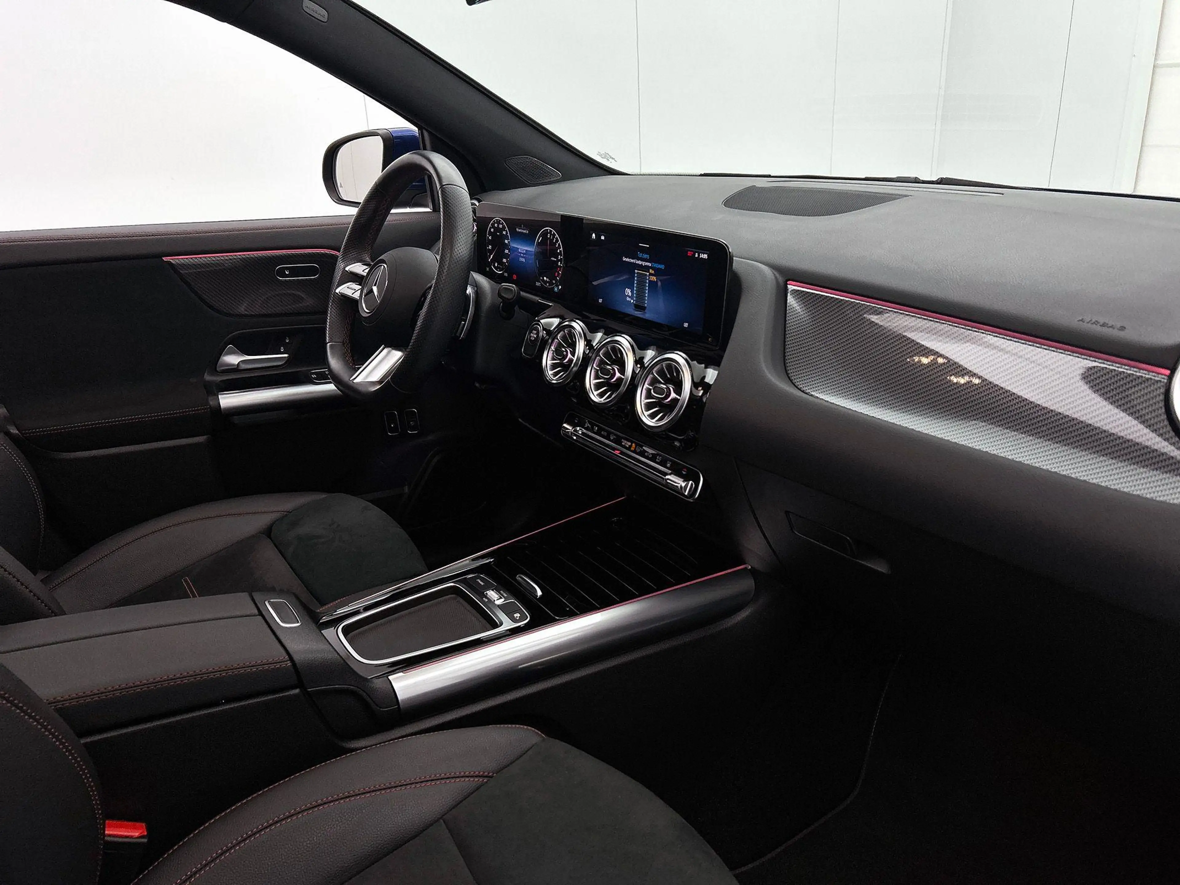 Mercedes-Benz GLA 250 GLA e AMG Line — photo 9