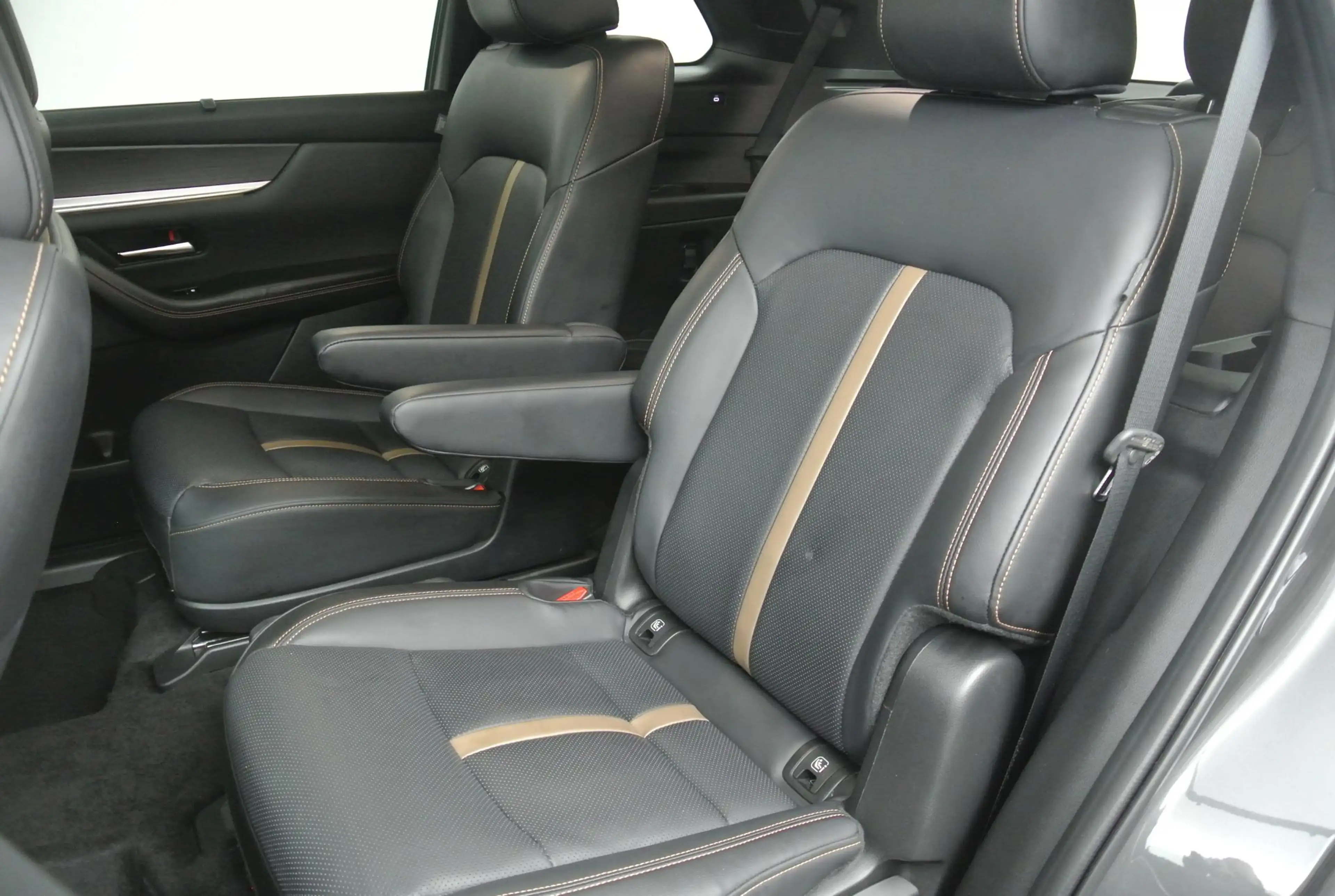 Mazda CX-80 2.5 e-SkyActiv PHEV Homura Plus 6p. | Panoramadak — photo 11