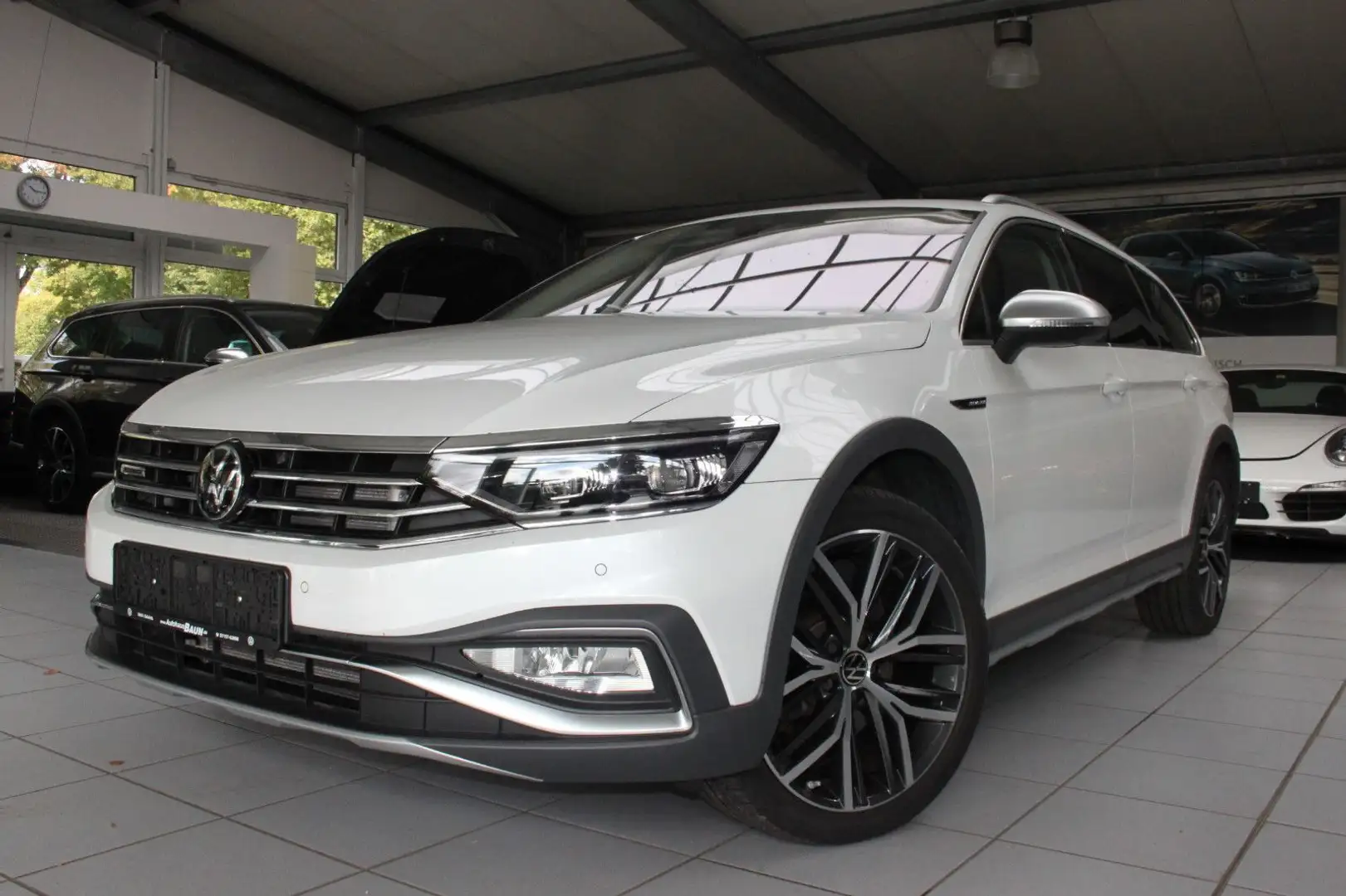 Volkswagen Passat Variant Alltrack/DSG/STNDHZ/PANO/LEDER/H& Blanco - 2