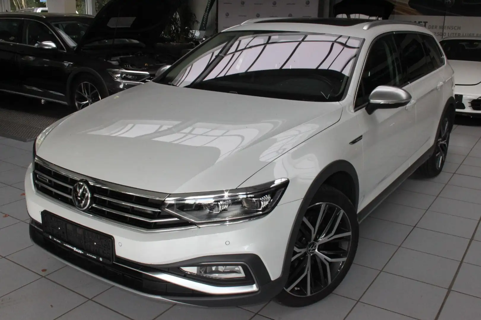 Volkswagen Passat Variant Alltrack/DSG/STNDHZ/PANO/LEDER/H& Blanco - 1