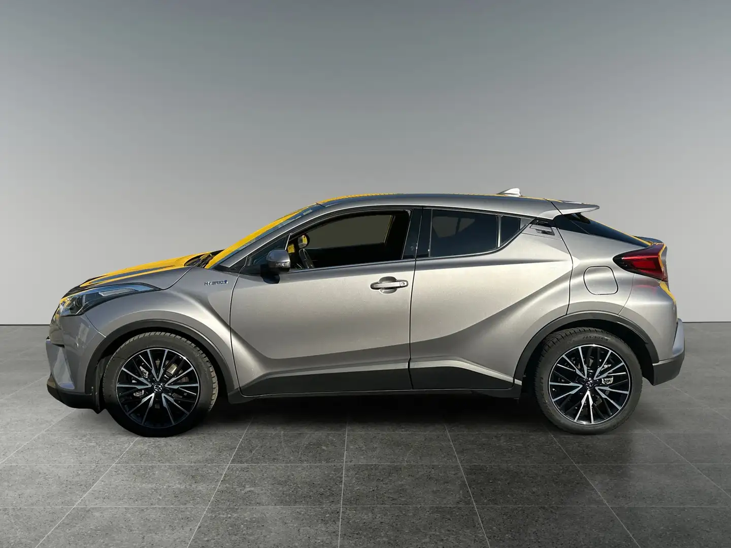 Toyota C-HR 1,8 HSD C-LUB  inkl. Anhängerkupplung! Grau - 2