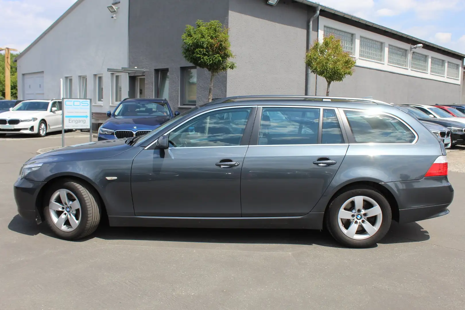 BMW 520 d Touring Advantage +TOP ZUSTAND+Navi+PDC+Sitzh. Grau - 1
