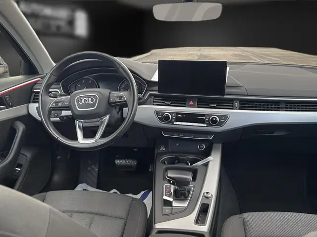 Audi A4 view 13