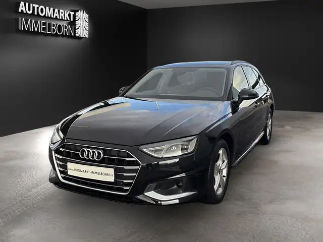 Audi A4 view 4
