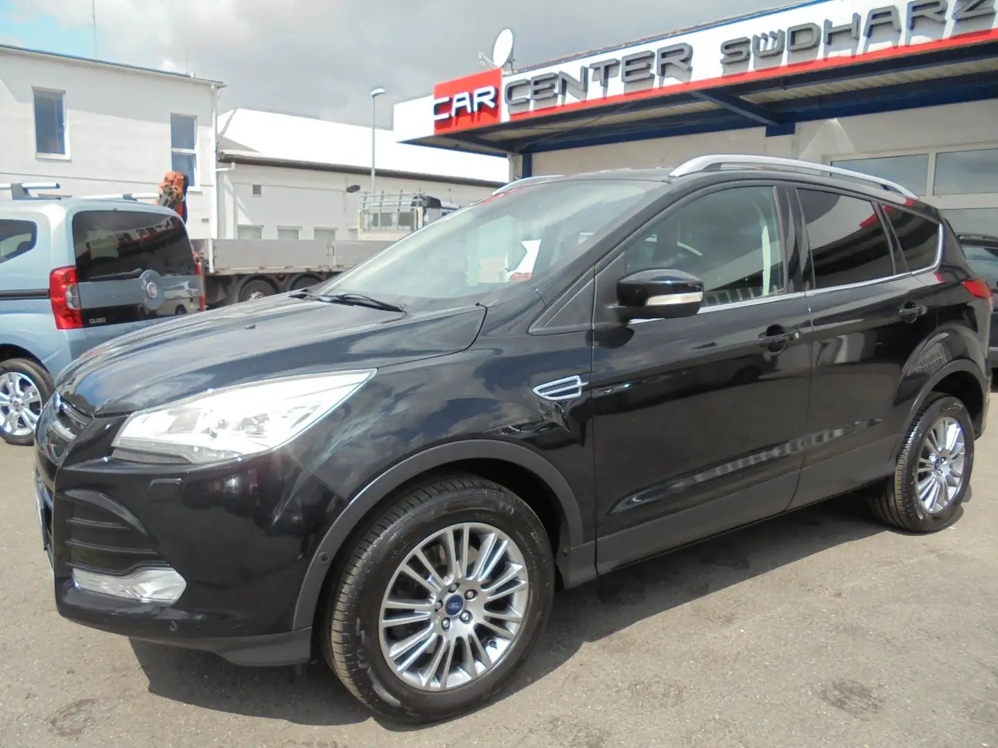 Ford Kuga Titanium Schwarz - 2