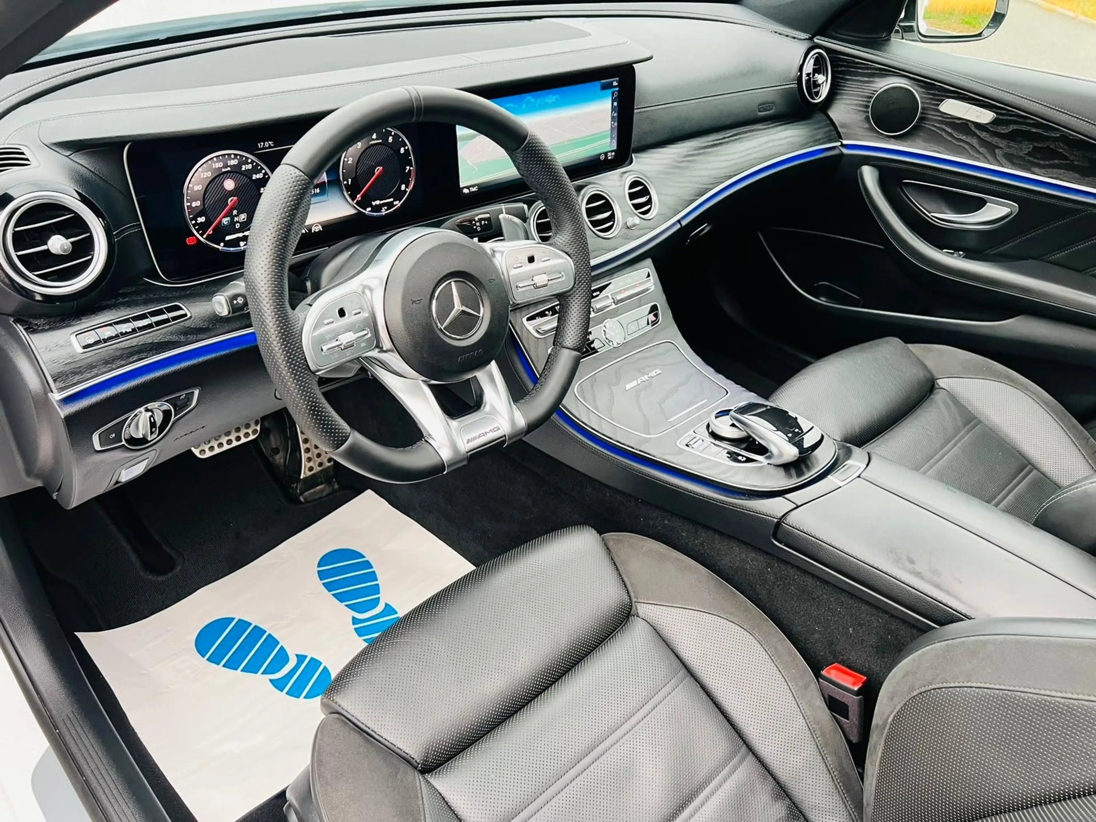Mercedes-Benz E 63 AMG 4Matic+*PANO*LEDER*360grad*MwSt*2.Hand* — photo 10