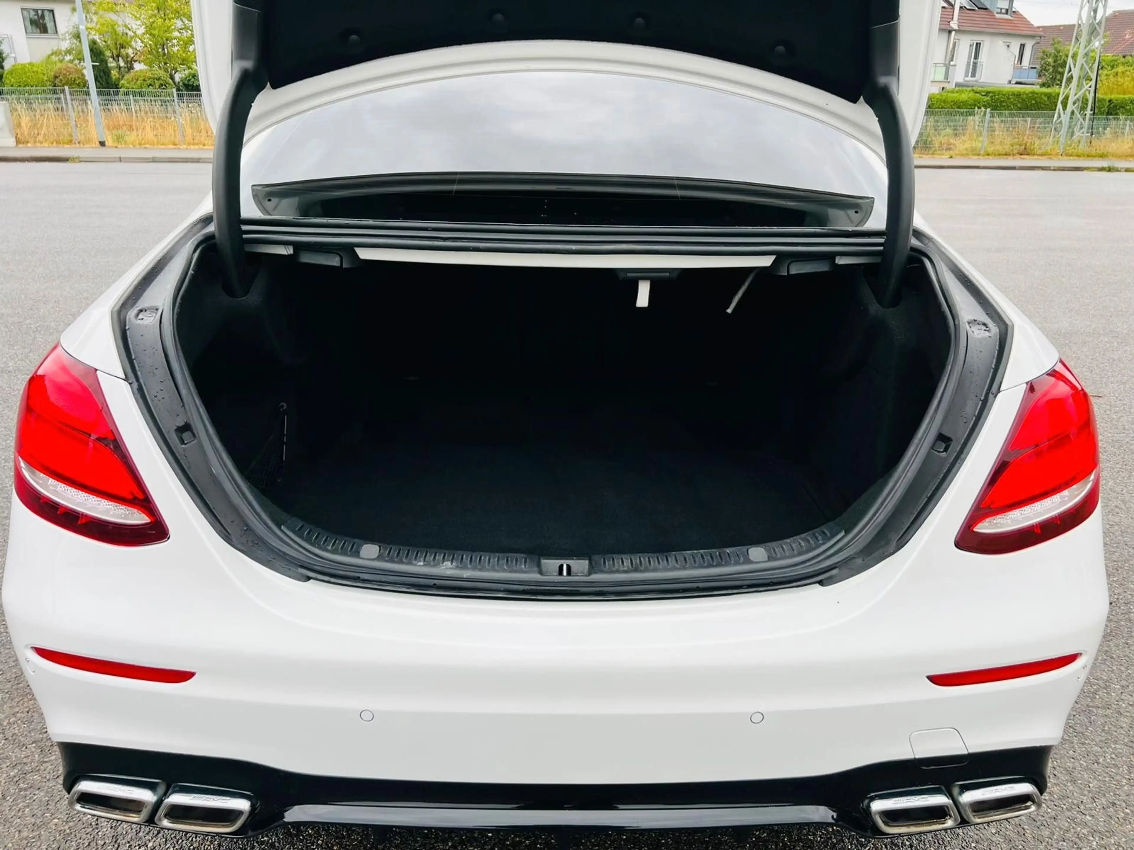 Mercedes-Benz E 63 AMG 4Matic+*PANO*LEDER*360grad*MwSt*2.Hand* — photo 14