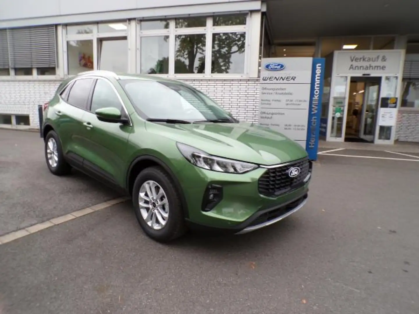 Ford Kuga Titanium 1,5 i Automatik FGS 5 Jahre / Winterpaket Verde - 1