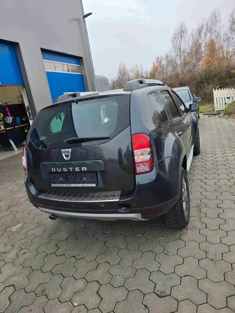 Dacia Duster I Celebration 4x2 Grün - 2